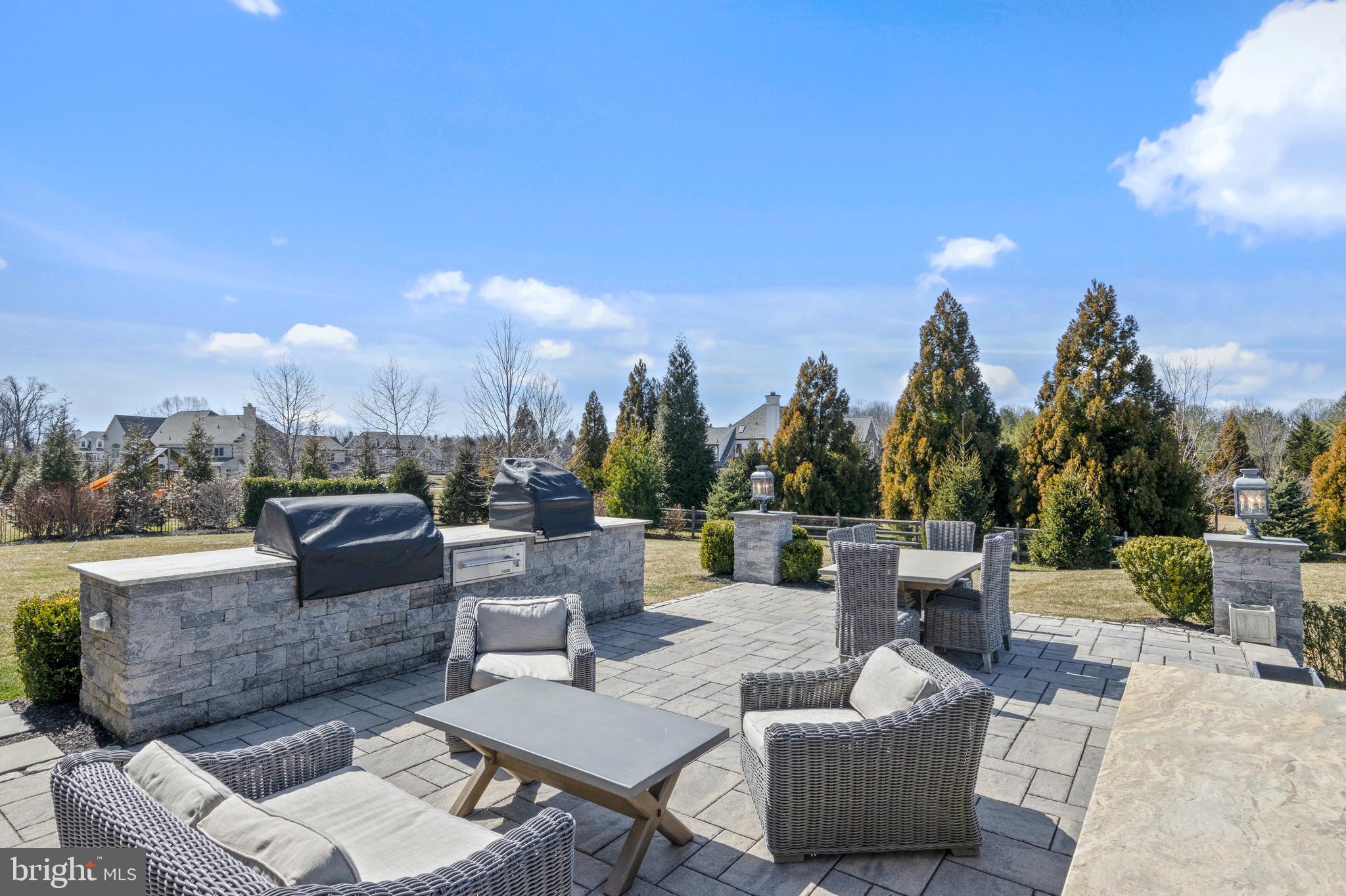 WHITE HORSE - Residential