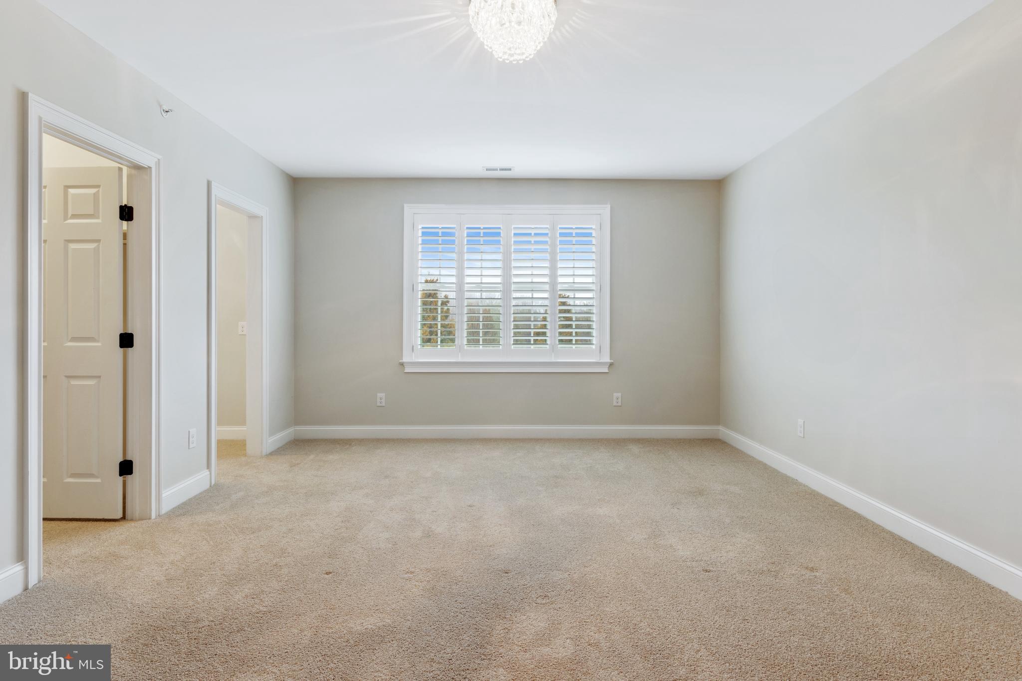 WHITE HORSE - Residential