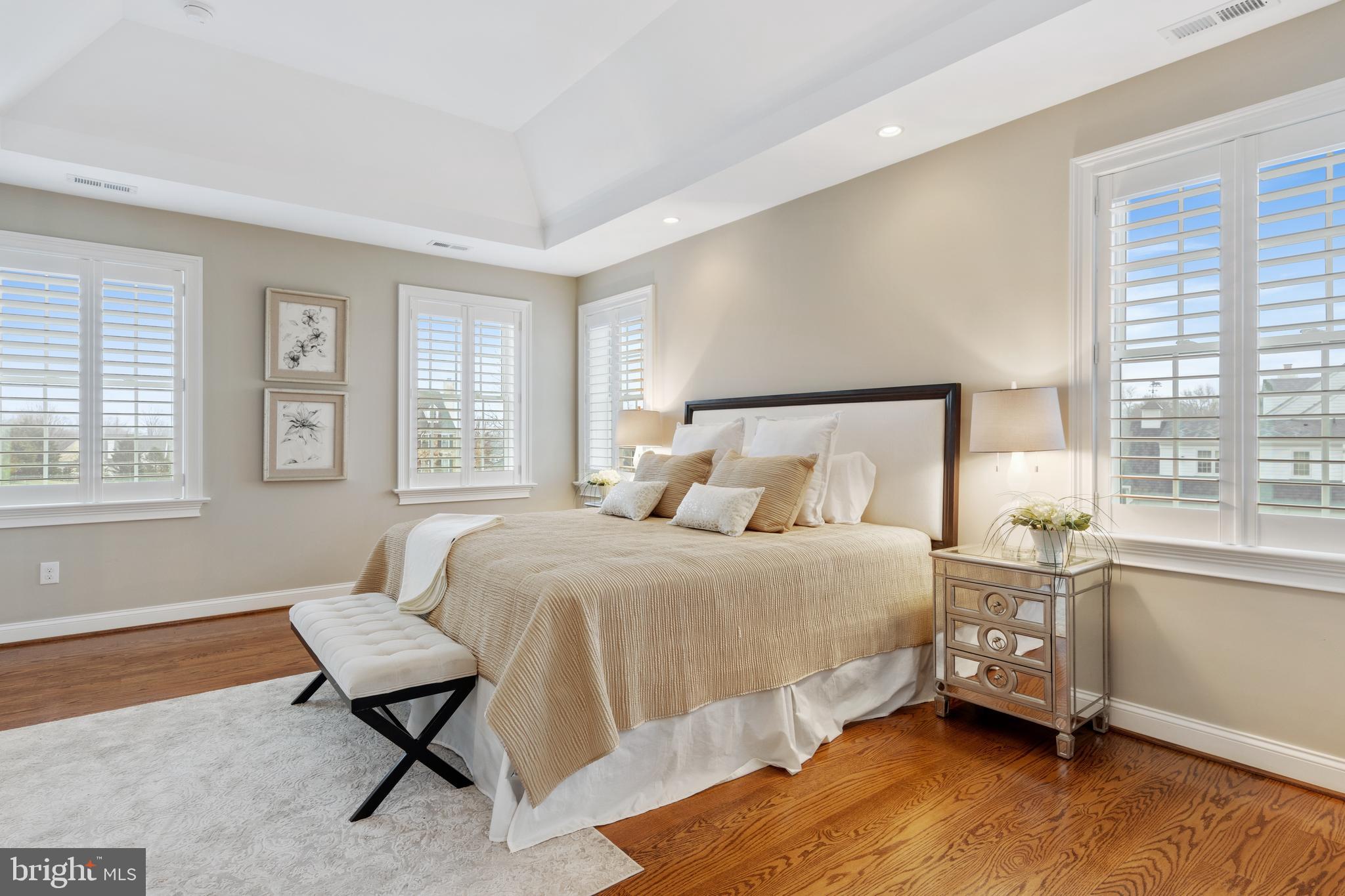 WHITE HORSE - Residential