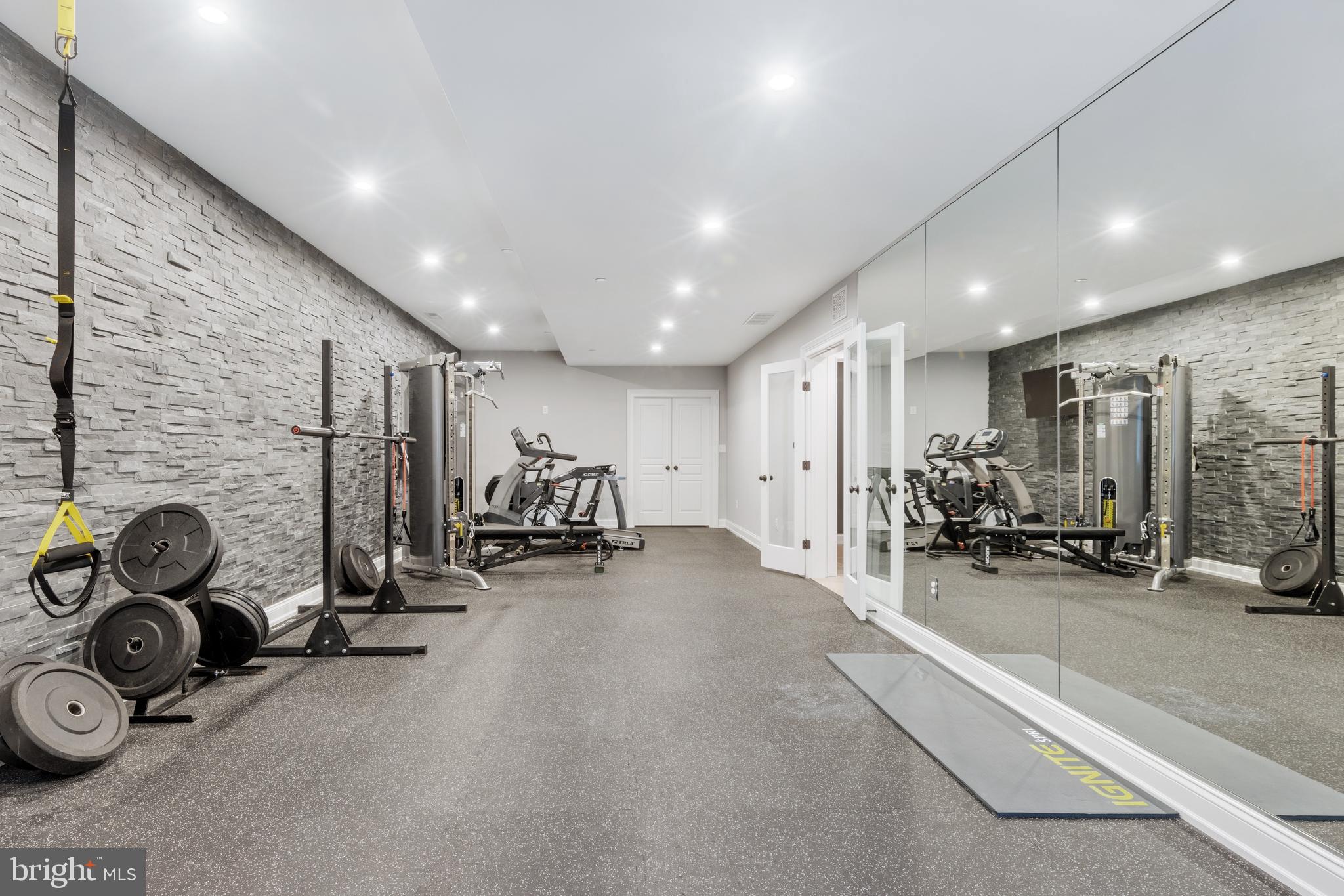 WHITE HORSE - Residential