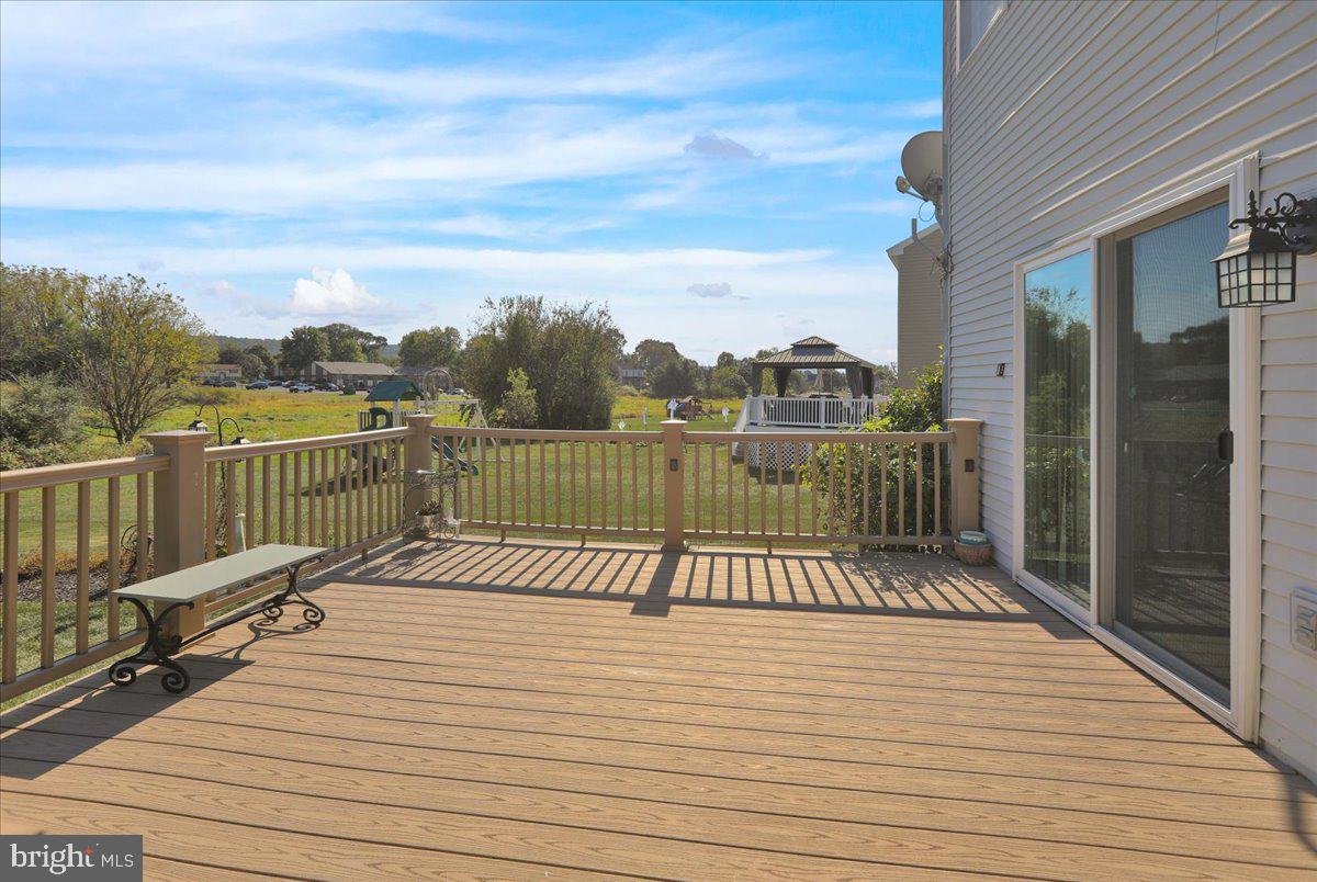 WILLOW RUN - Residential