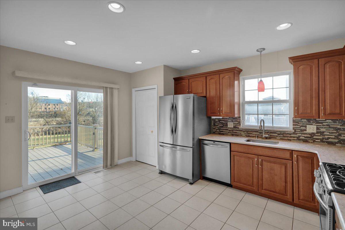 WILLOW RUN - Residential