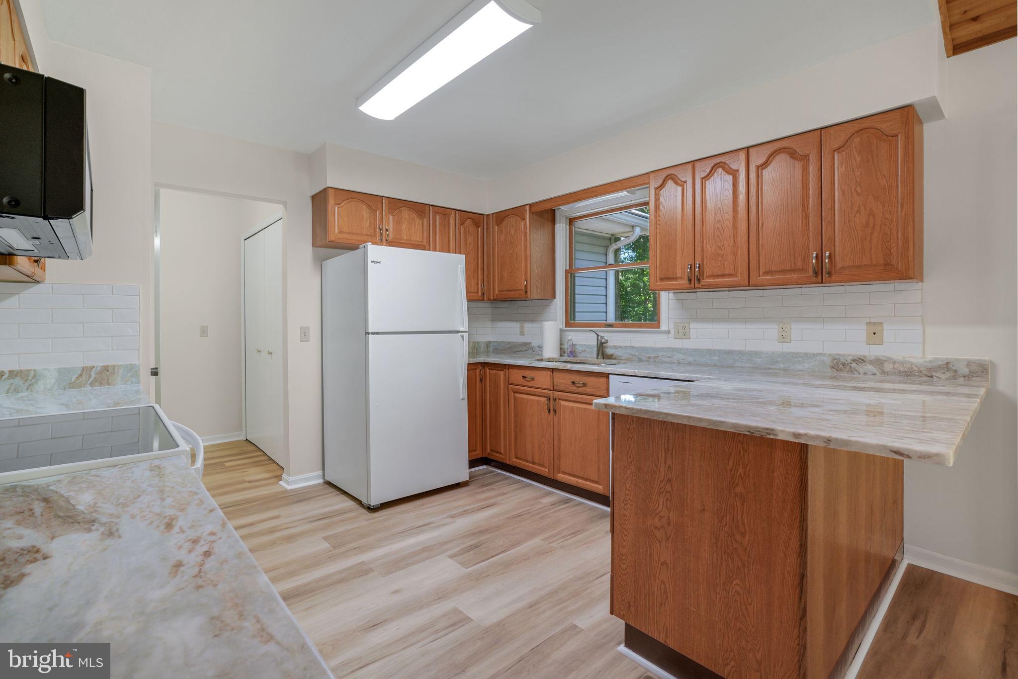 CAPTAIN'S COVE - Residential