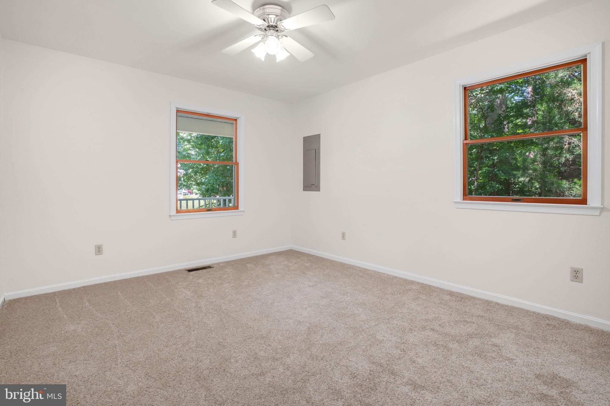 CAPTAIN'S COVE - Residential