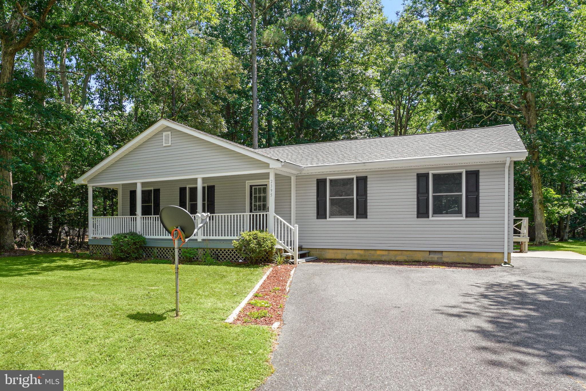 CAPTAIN'S COVE - Residential