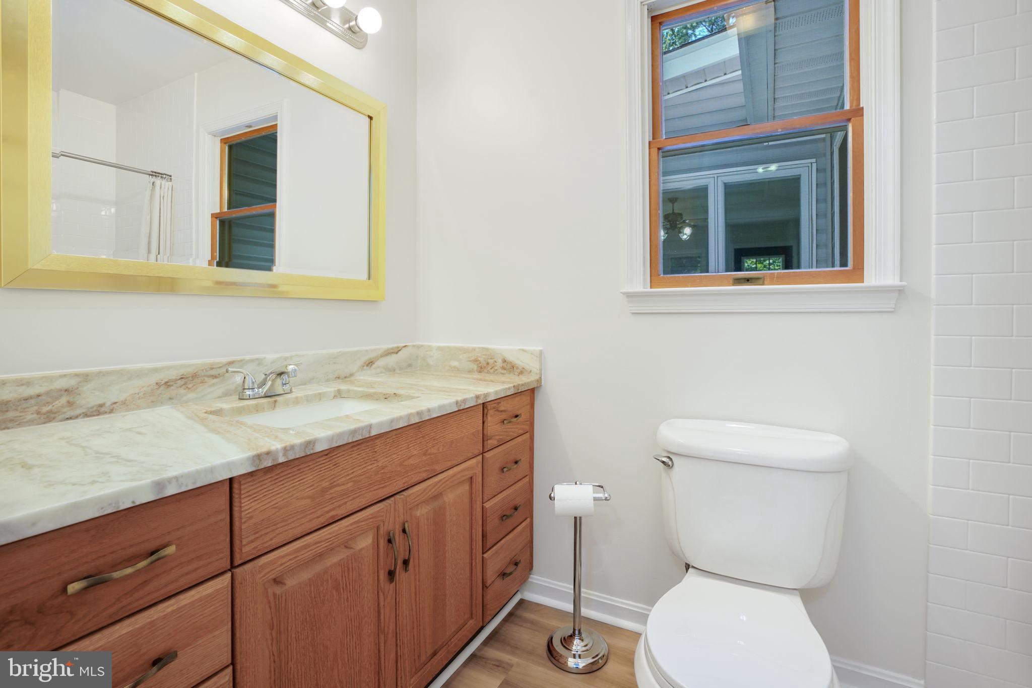 CAPTAIN'S COVE - Residential