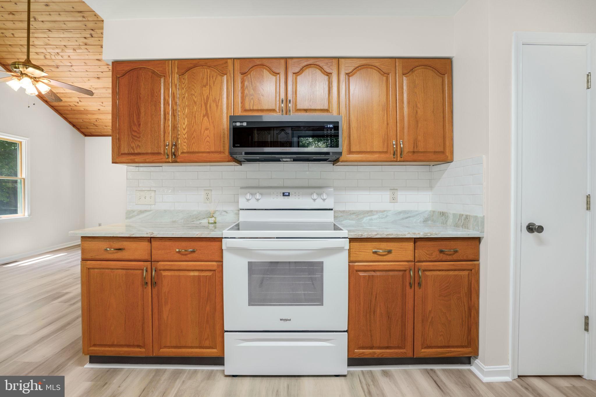 CAPTAIN'S COVE - Residential