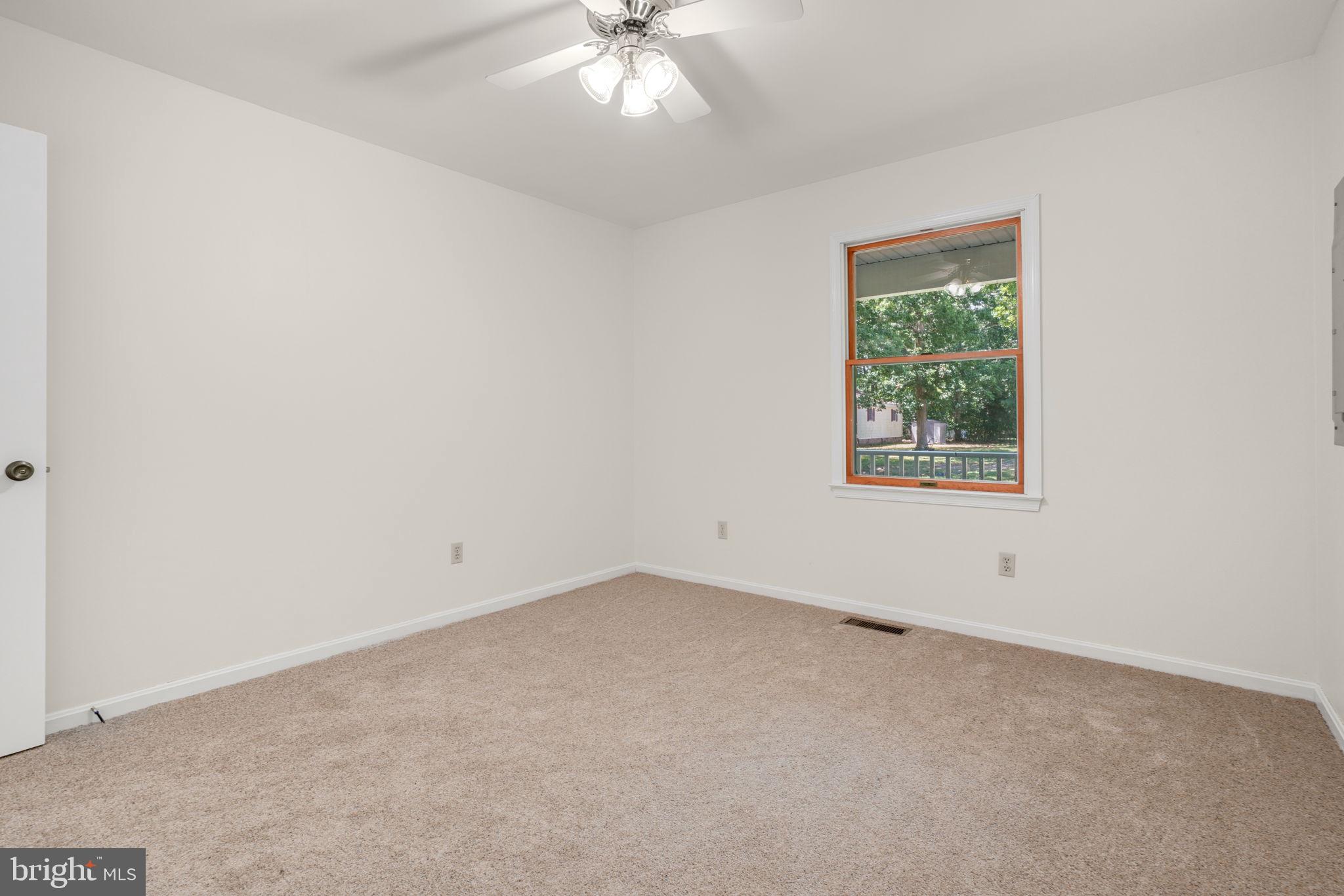 CAPTAIN'S COVE - Residential