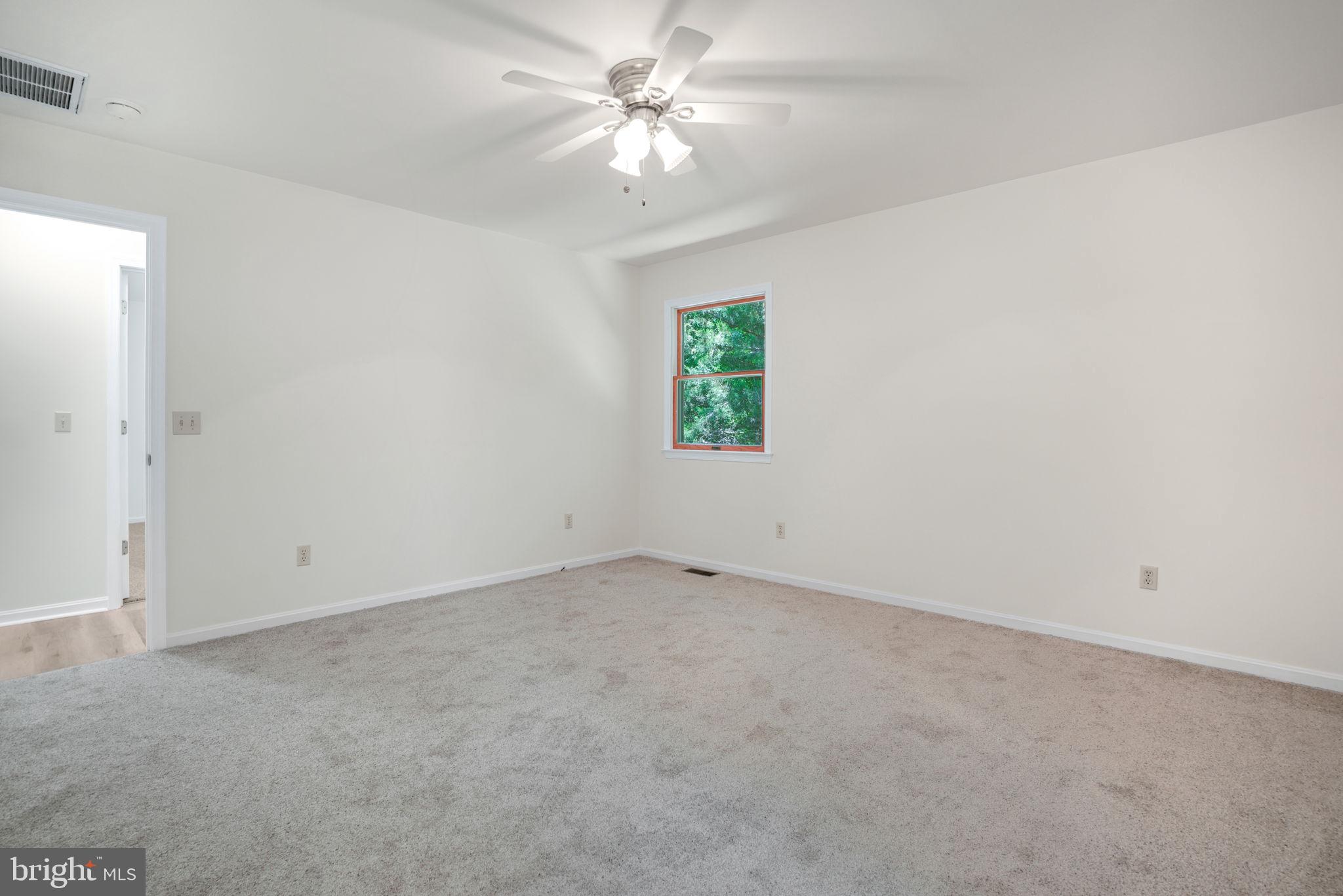 CAPTAIN'S COVE - Residential