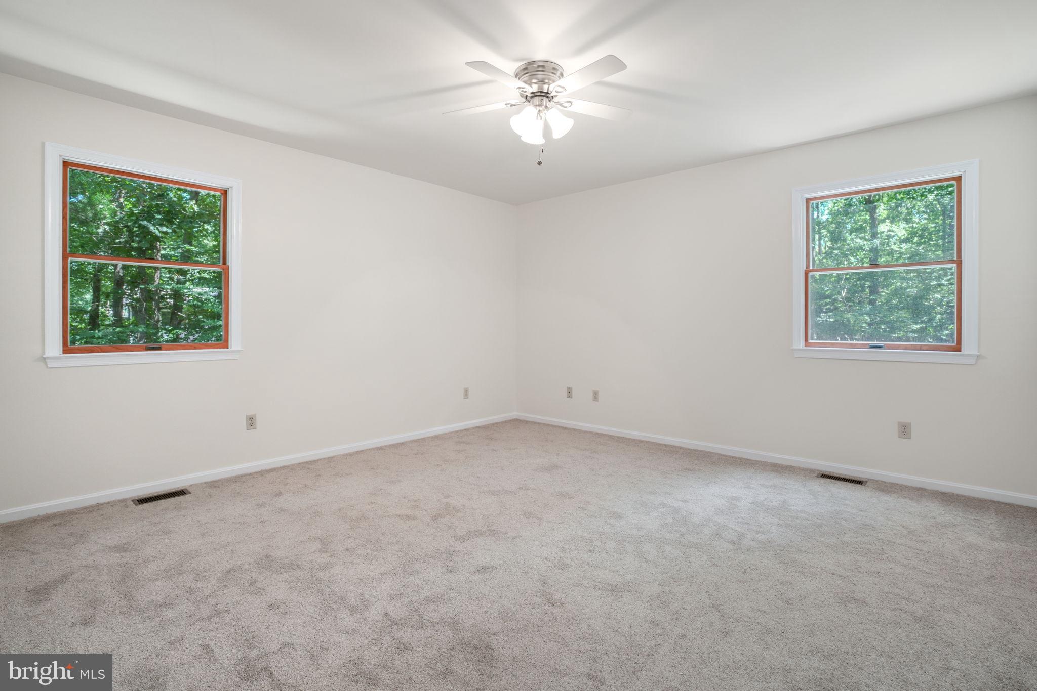 CAPTAIN'S COVE - Residential