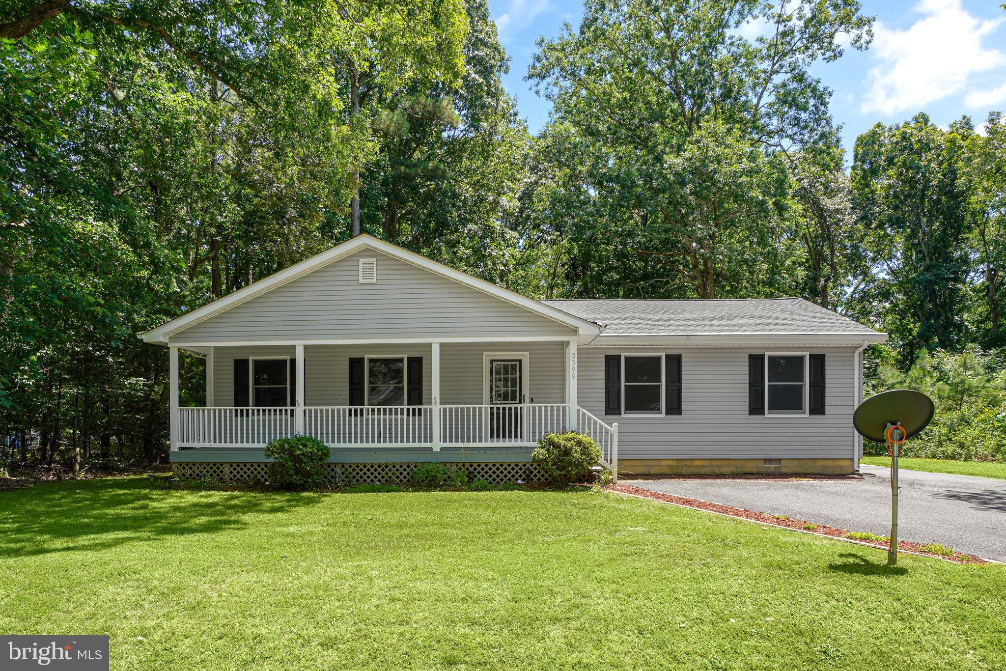 CAPTAIN'S COVE - Residential