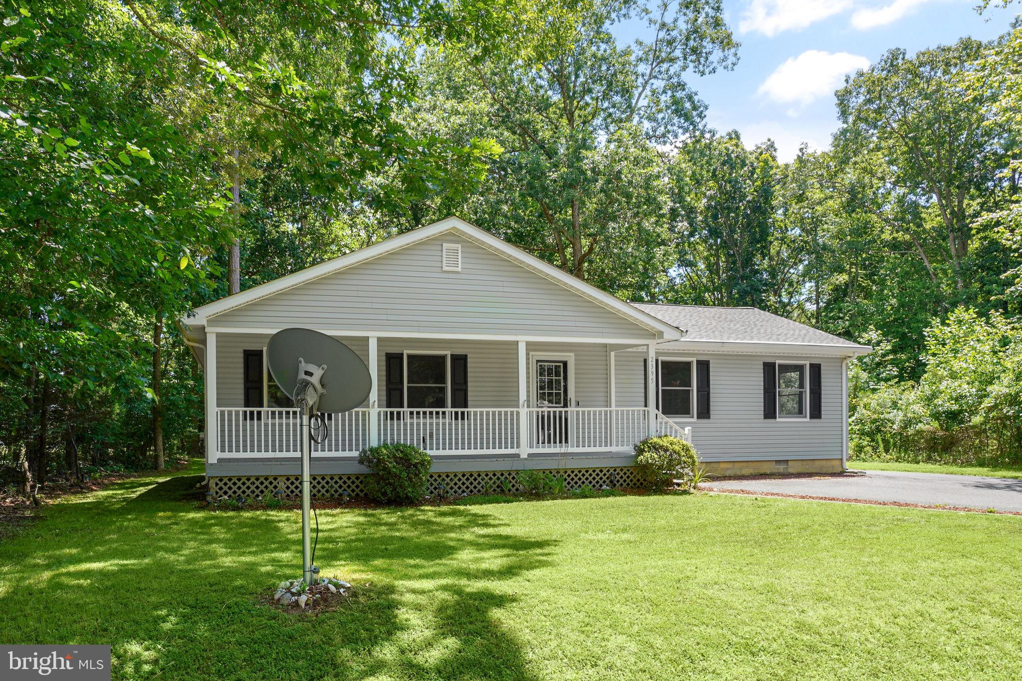 CAPTAIN'S COVE - Residential