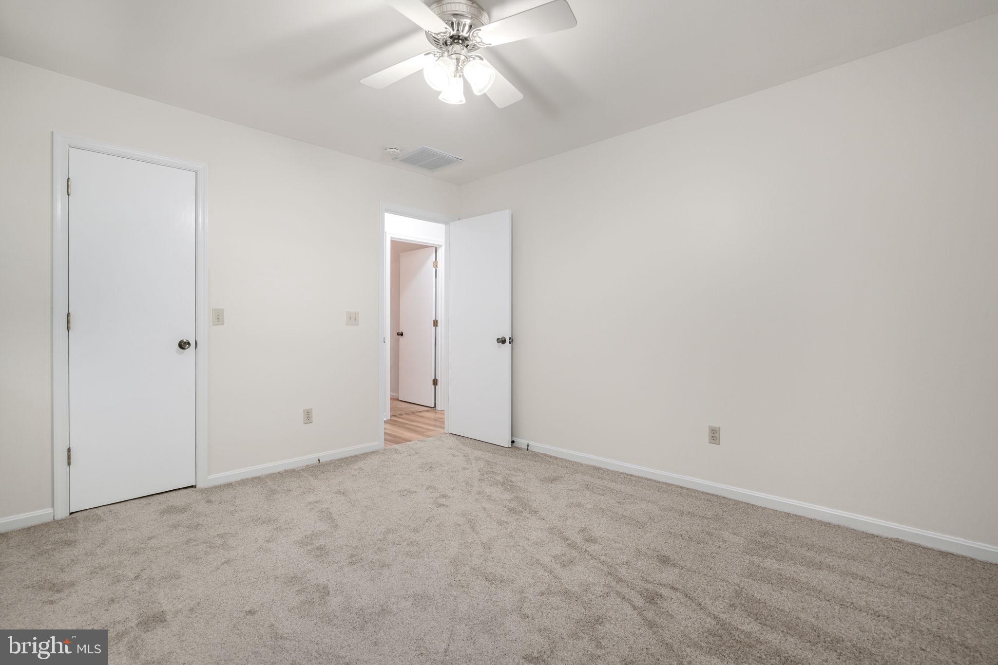 CAPTAIN'S COVE - Residential