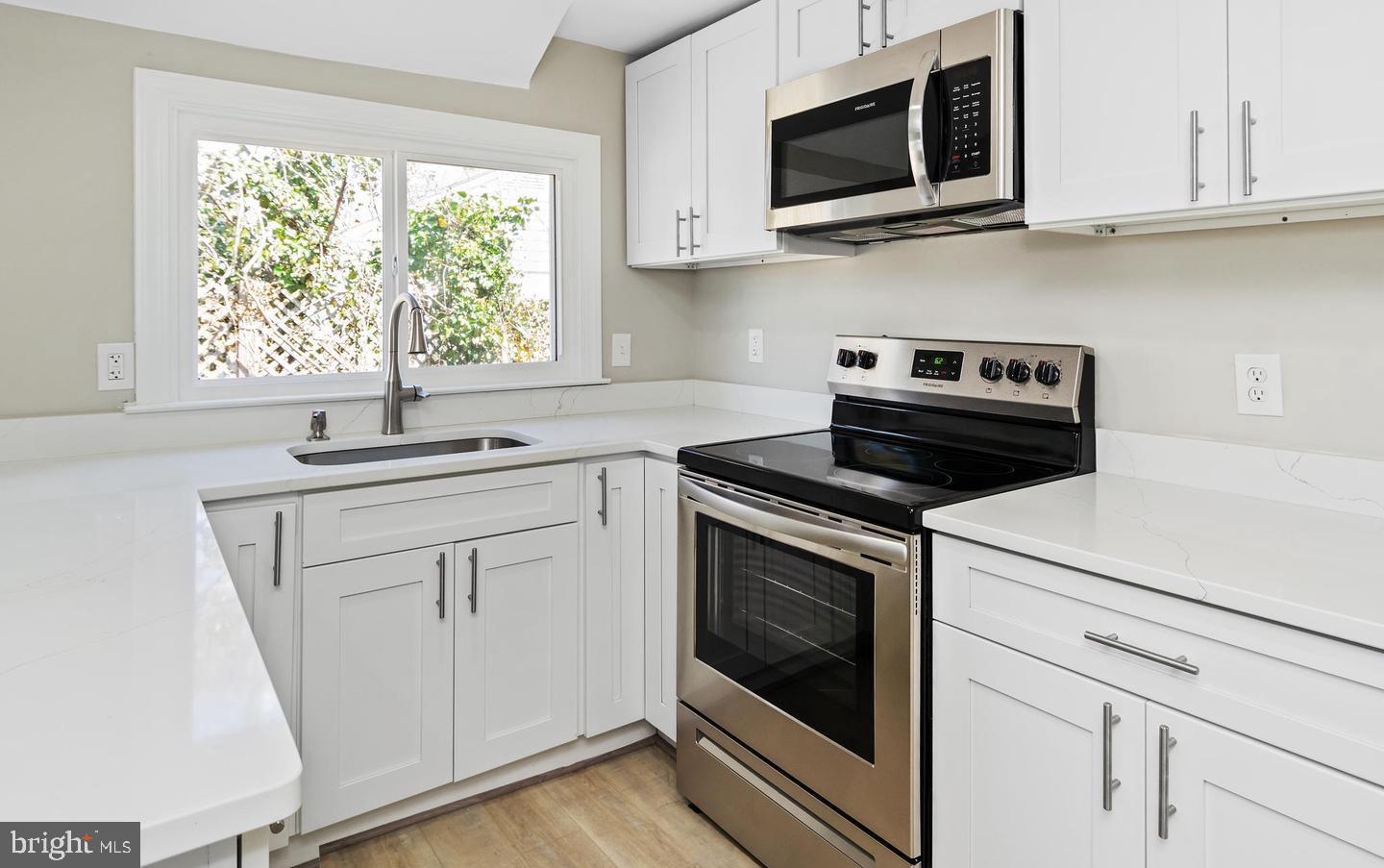 MUNROE GARDENS - Residential