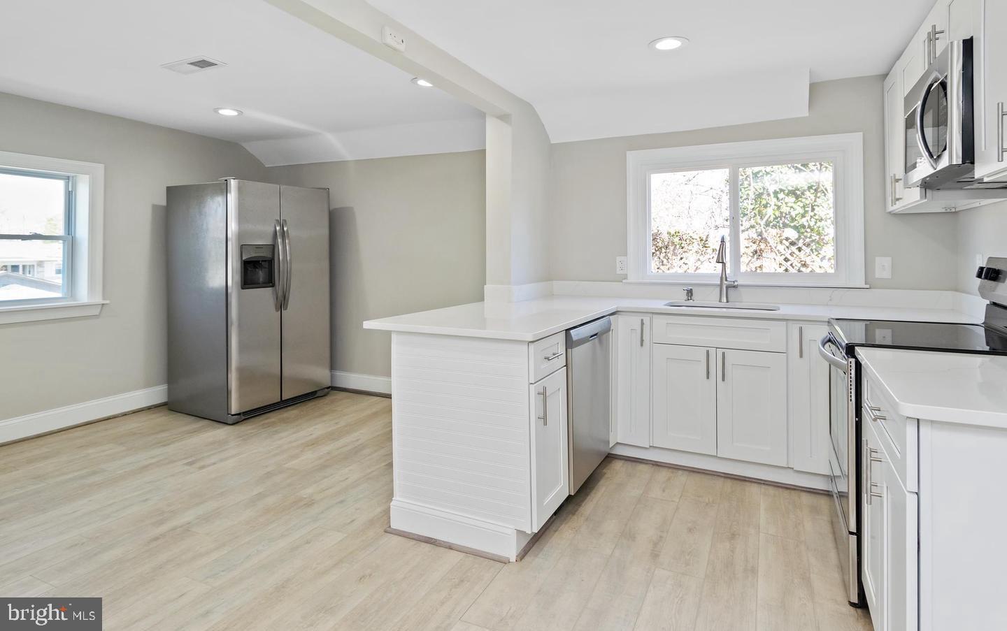 MUNROE GARDENS - Residential