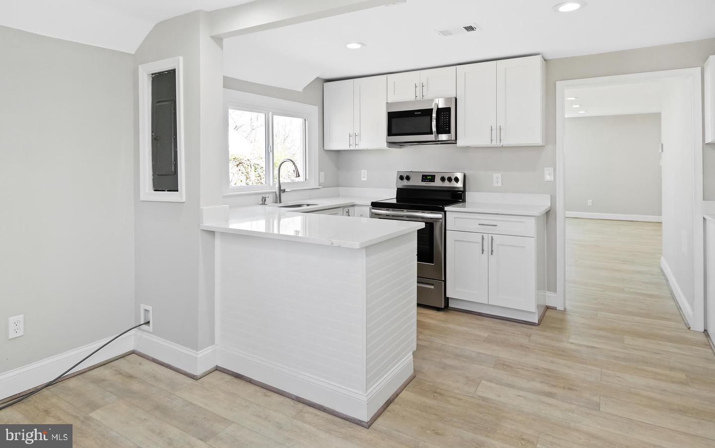 MUNROE GARDENS - Residential