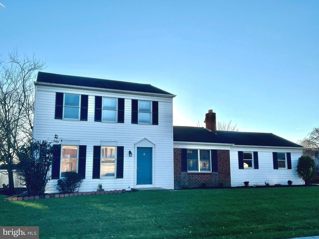 Photo of 1 COBBLESTONE DR, WILLOW STREET, PA 17584 (MLS # PALA2028342)