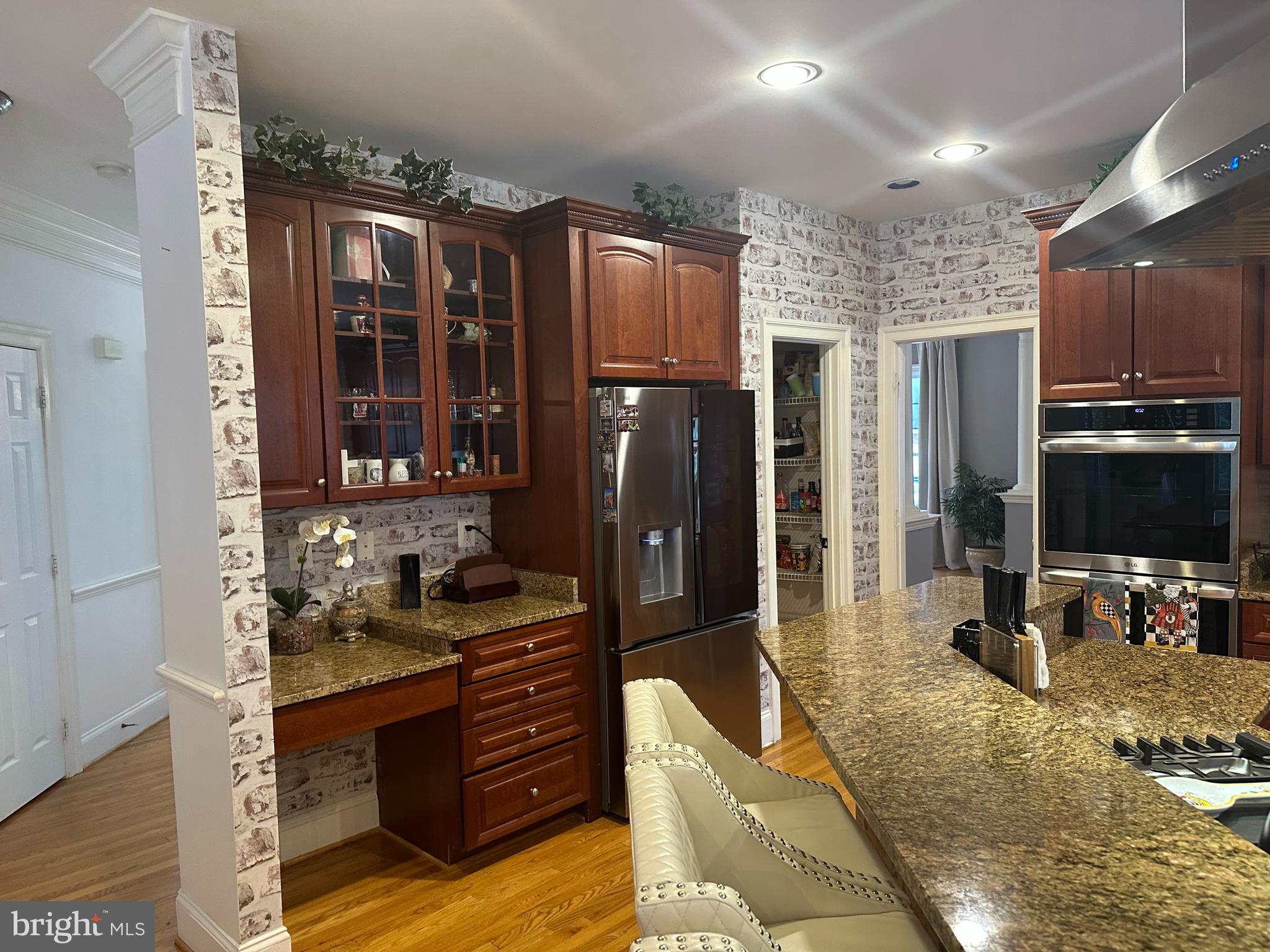 STONEWALL MANOR - Residential