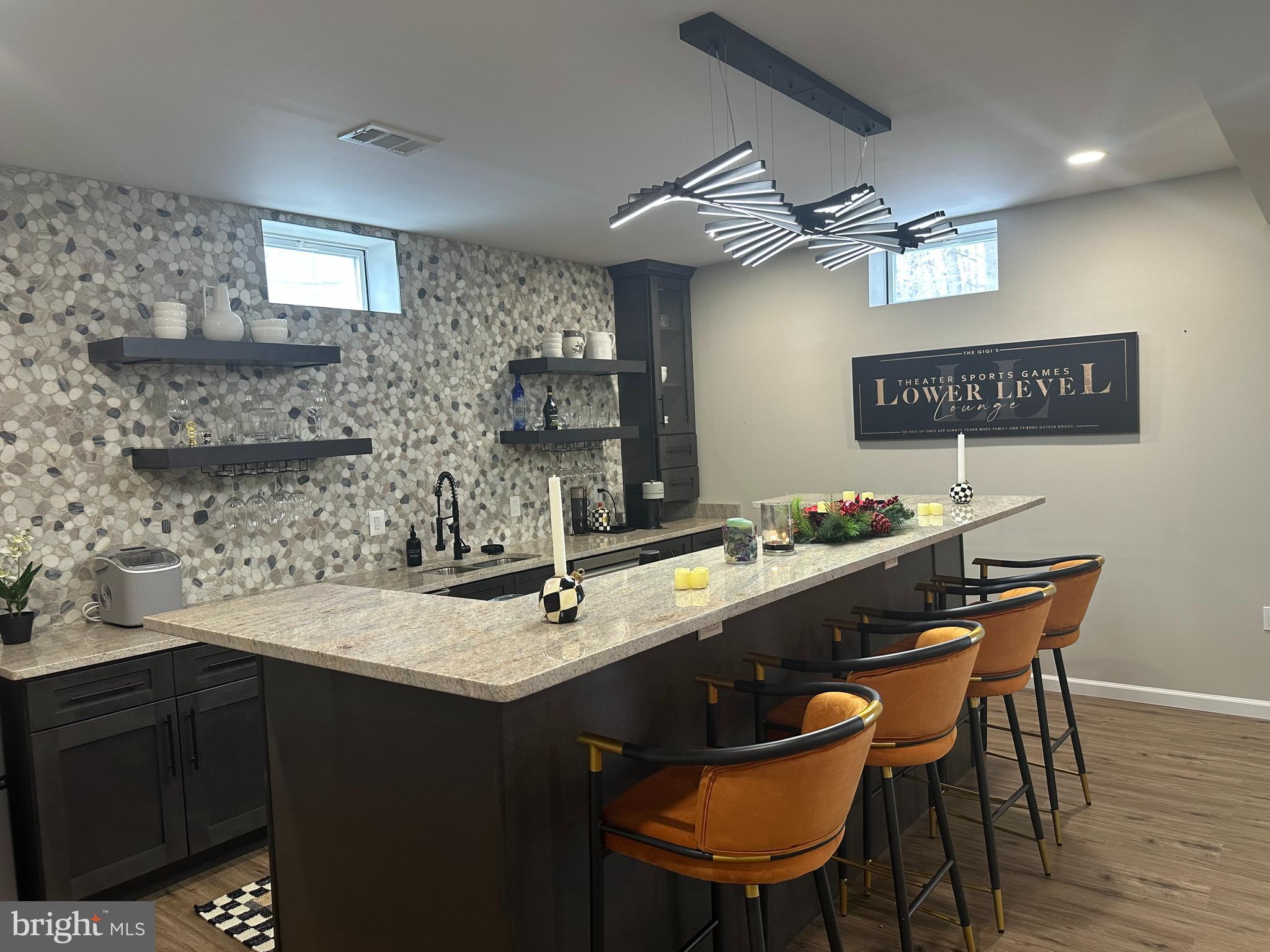 STONEWALL MANOR - Residential