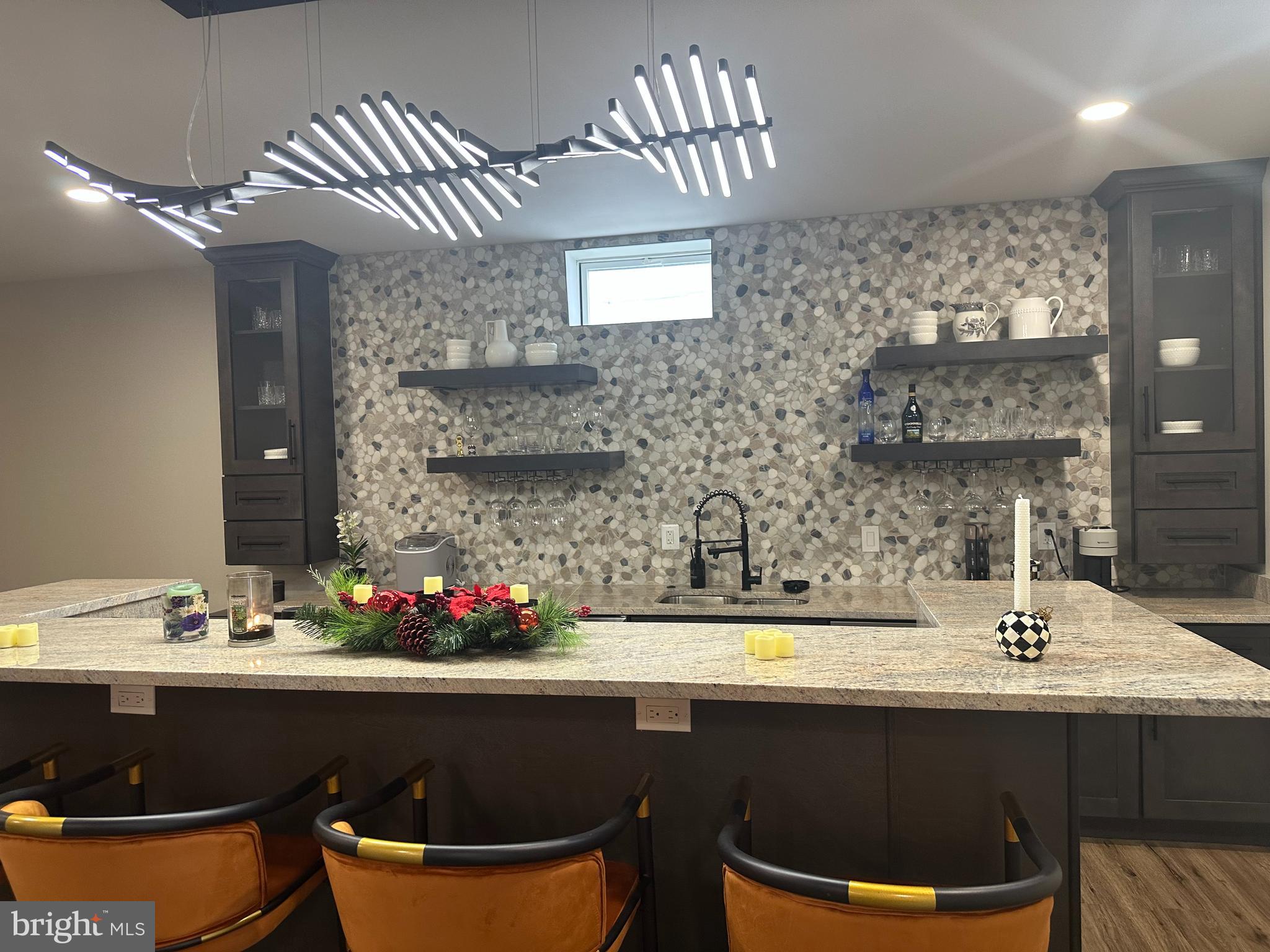 STONEWALL MANOR - Residential