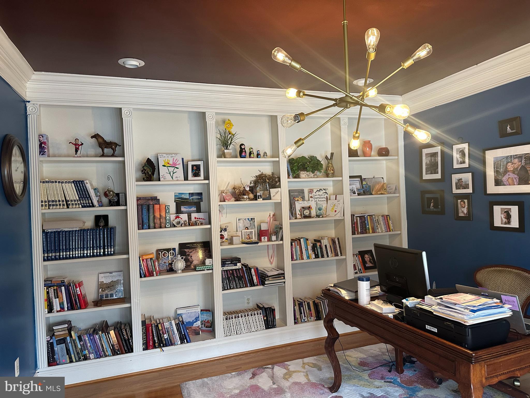 STONEWALL MANOR - Residential