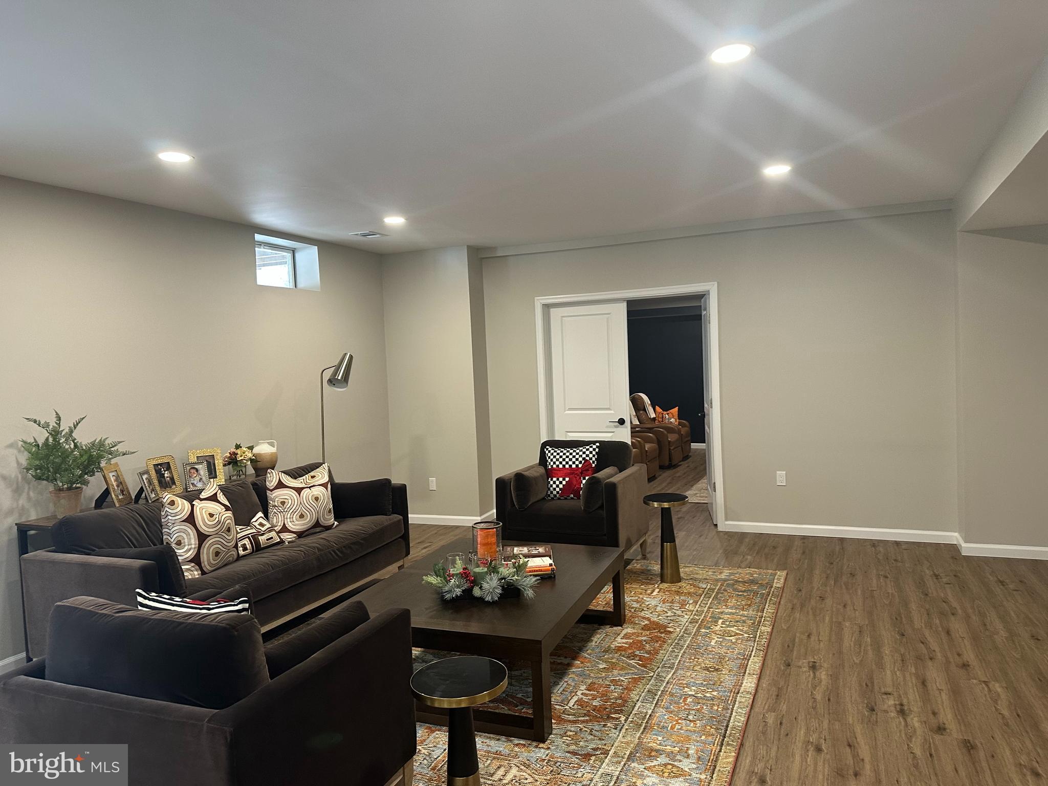 STONEWALL MANOR - Residential