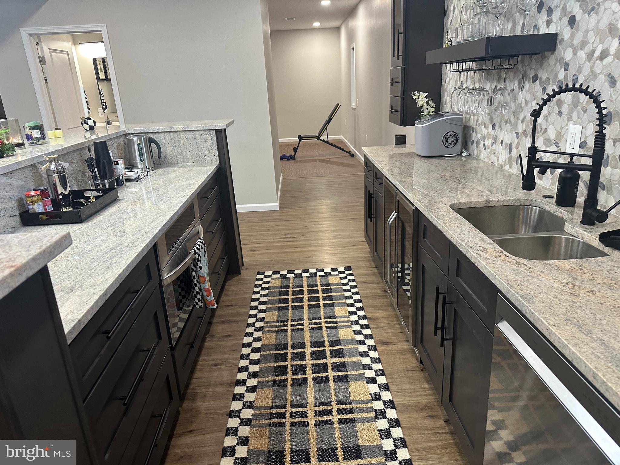 STONEWALL MANOR - Residential