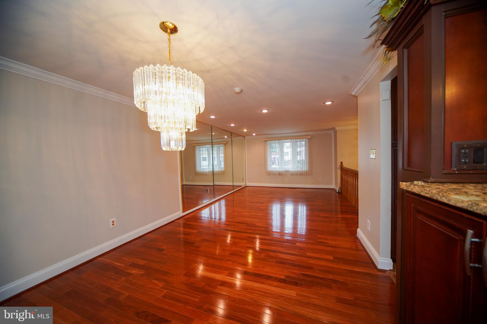 WOODBRIDGE VALLEY - Residential