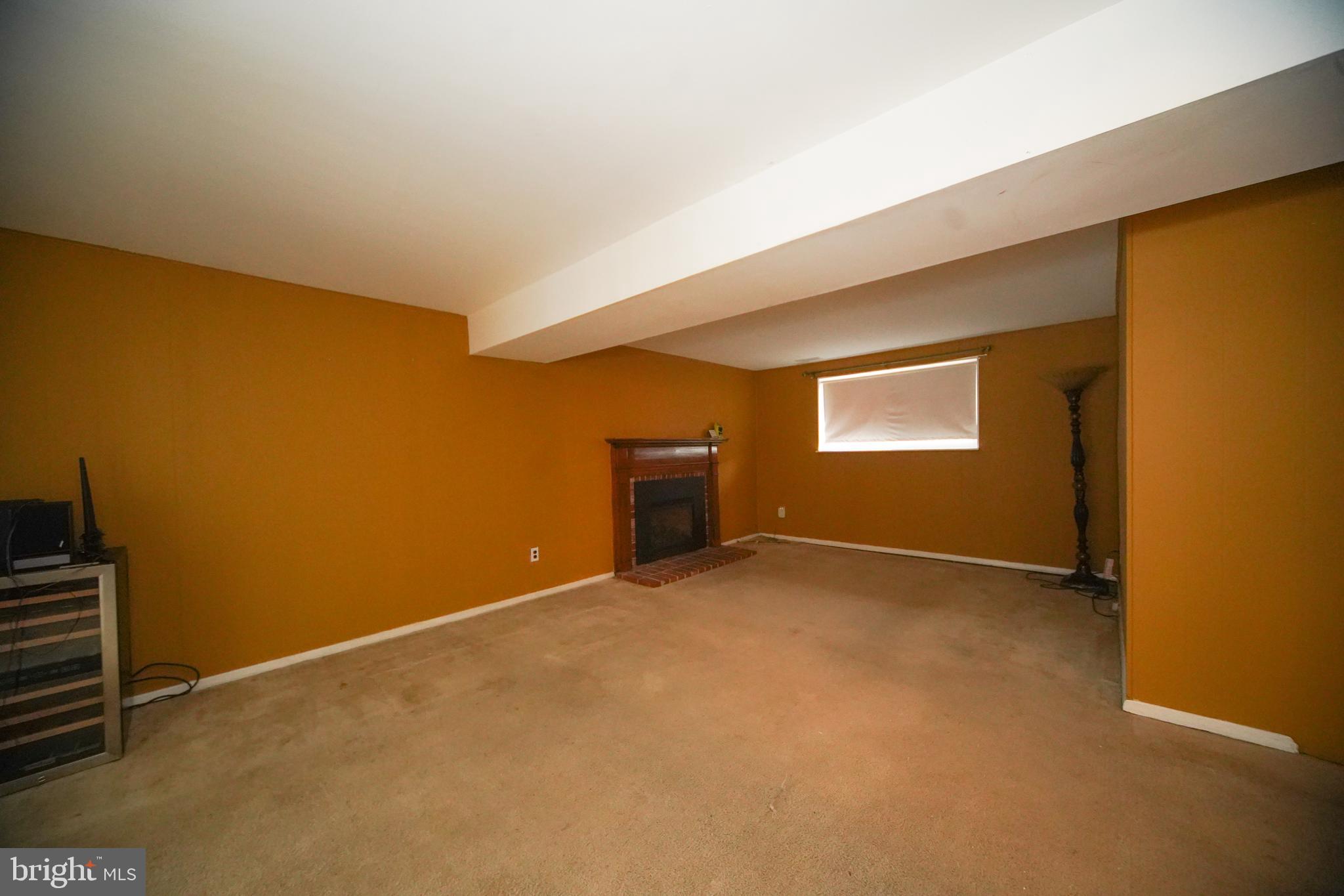 WOODBRIDGE VALLEY - Residential