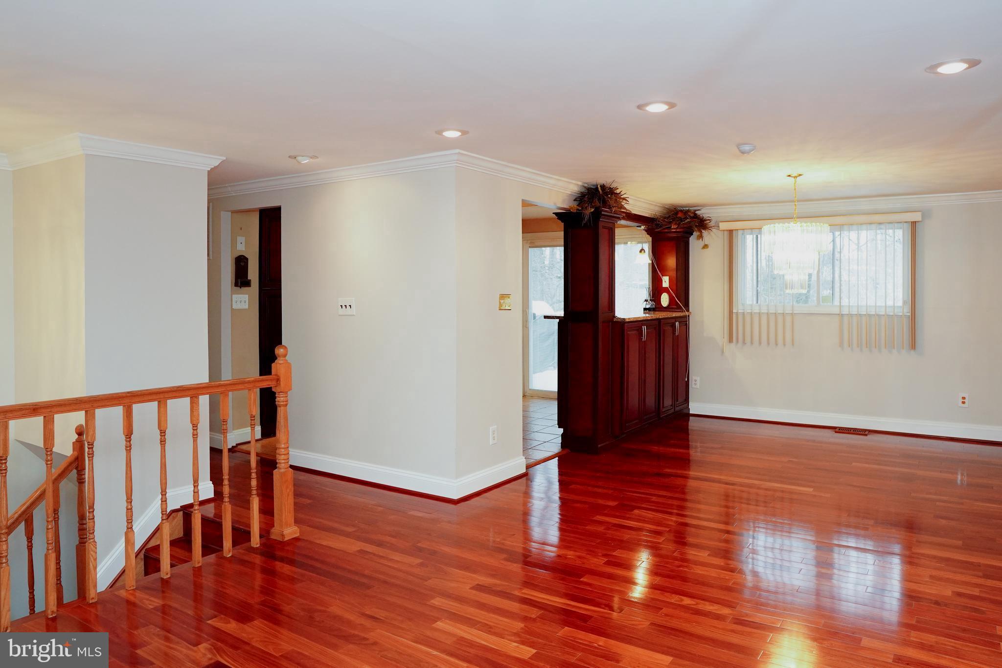 WOODBRIDGE VALLEY - Residential