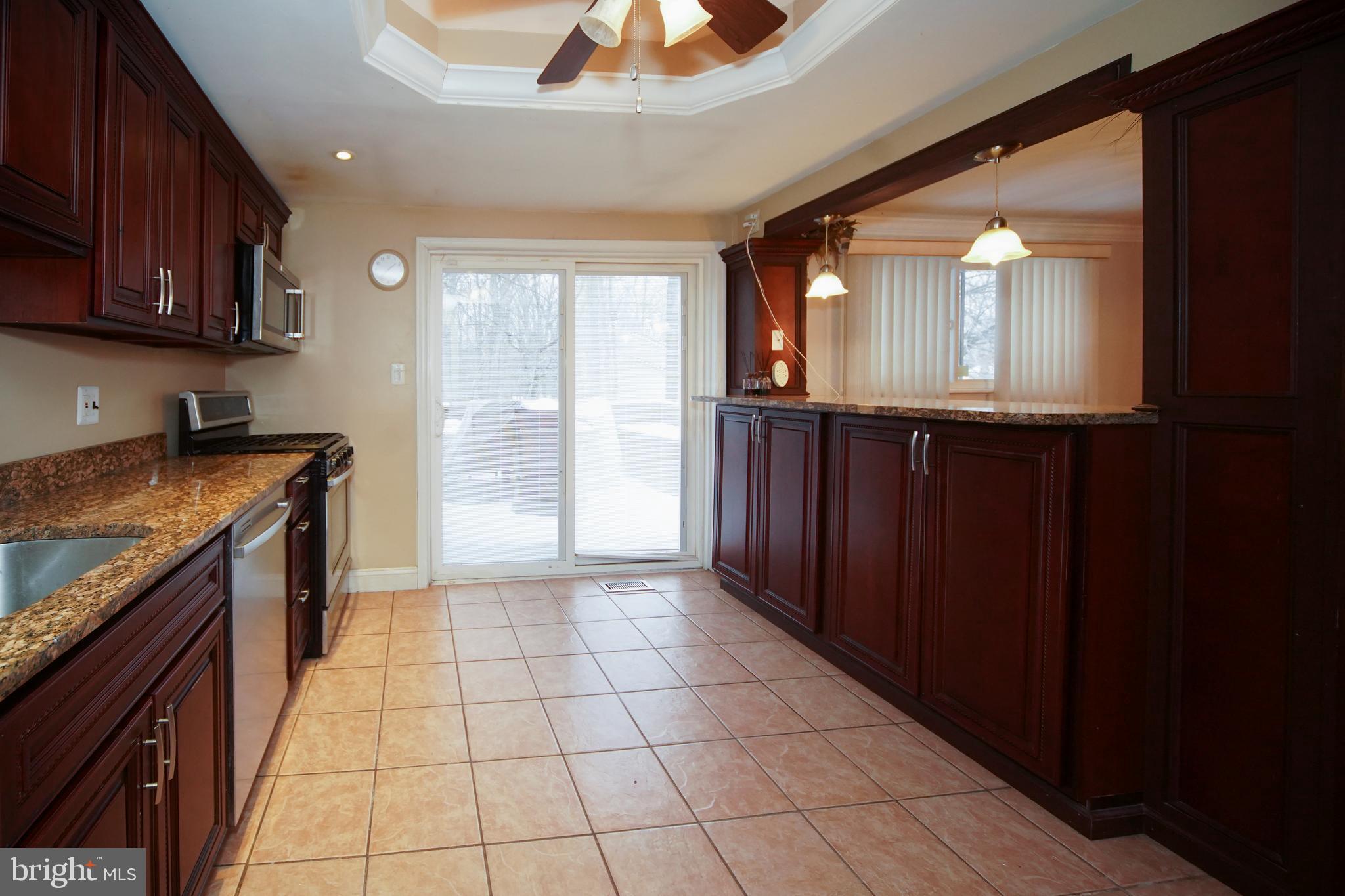 WOODBRIDGE VALLEY - Residential