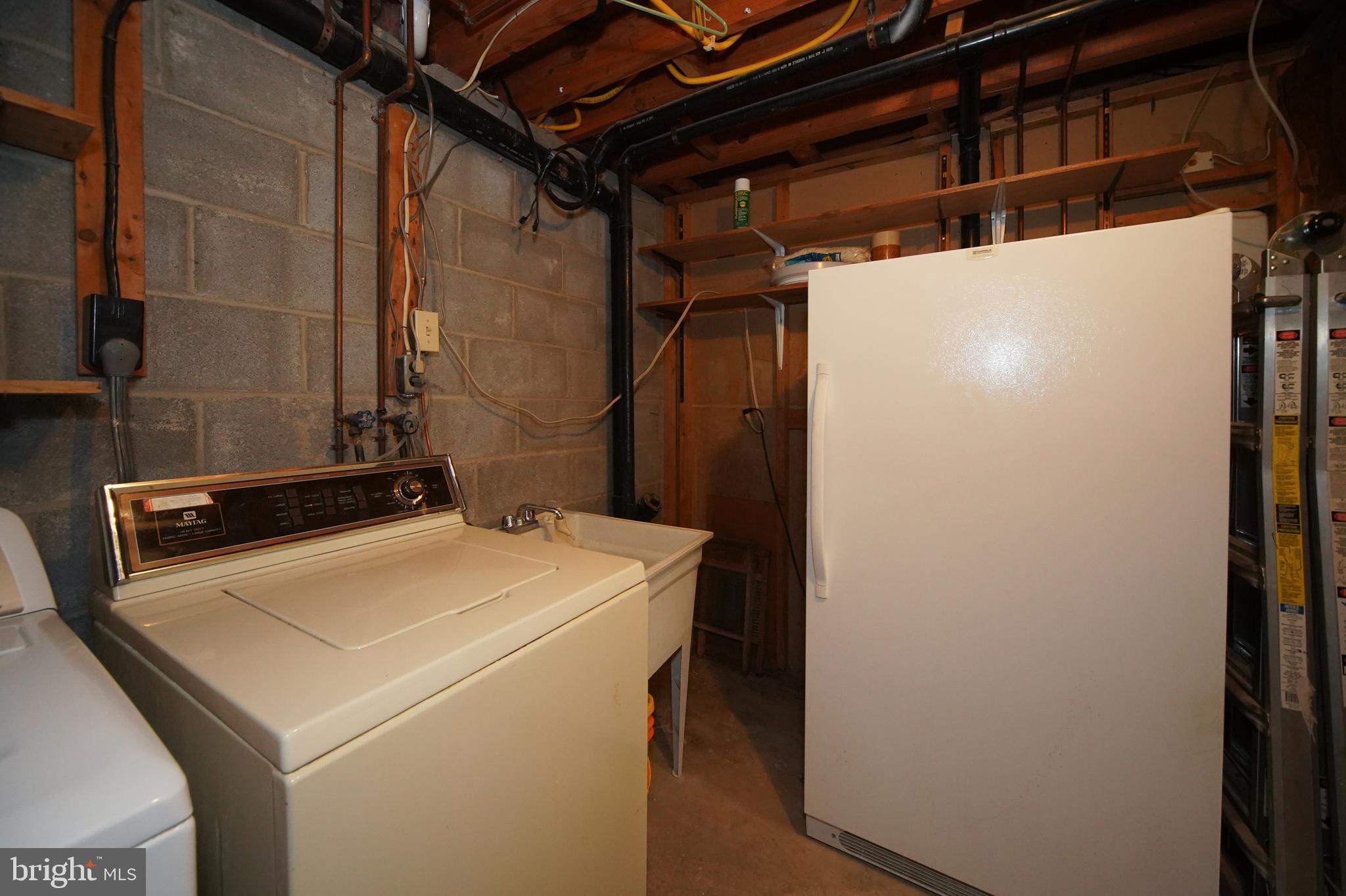 WOODBRIDGE VALLEY - Residential