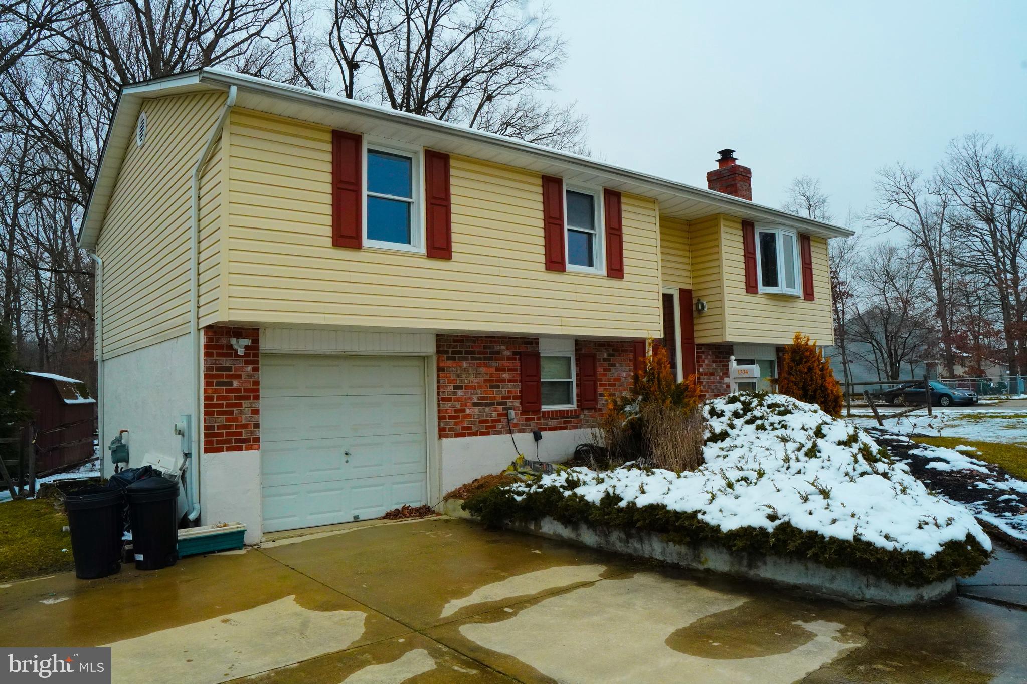 WOODBRIDGE VALLEY - Residential