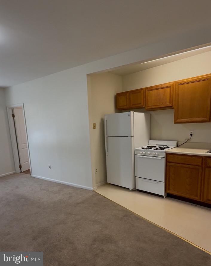 MAYFAIR - Residential Lease