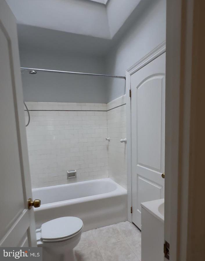 MAYFAIR - Residential Lease