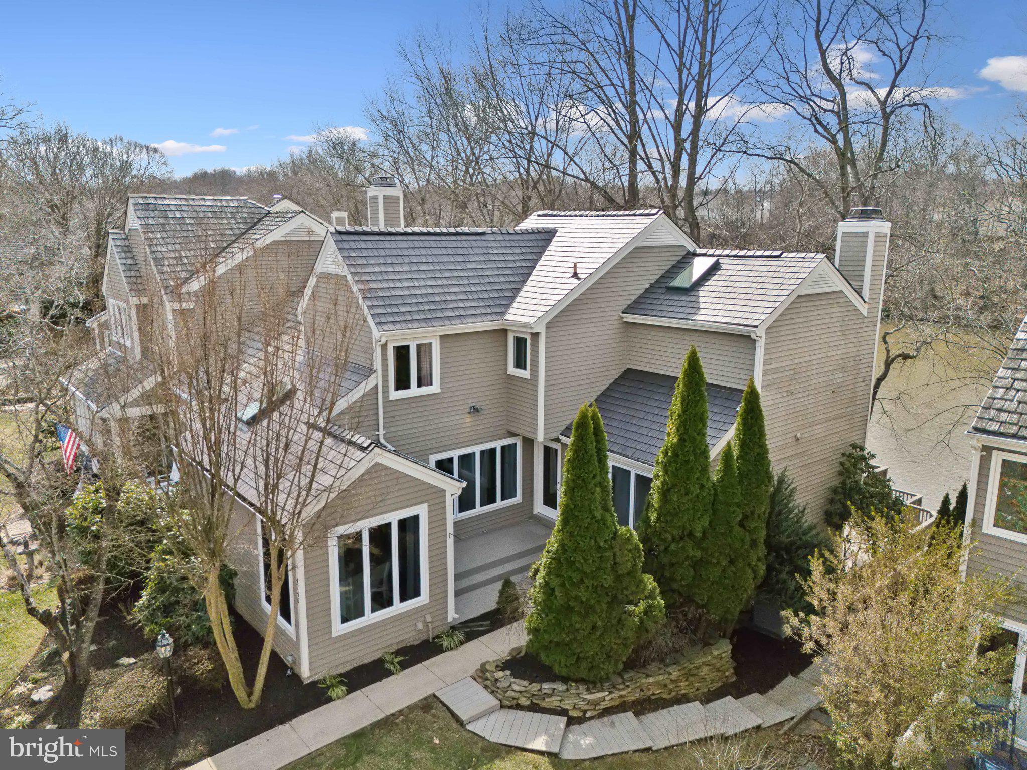 MONTCLAIR ISLAND - Residential