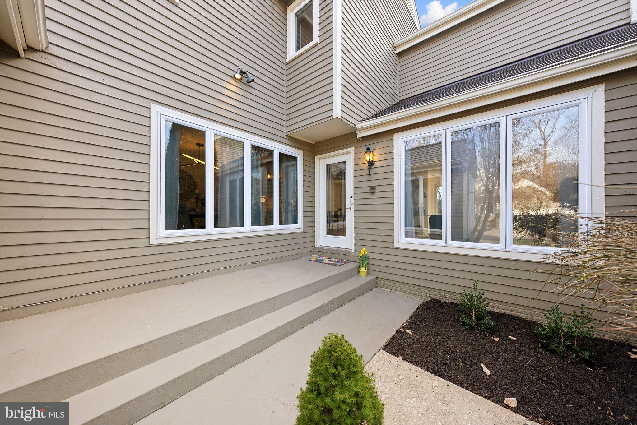 MONTCLAIR ISLAND - Residential