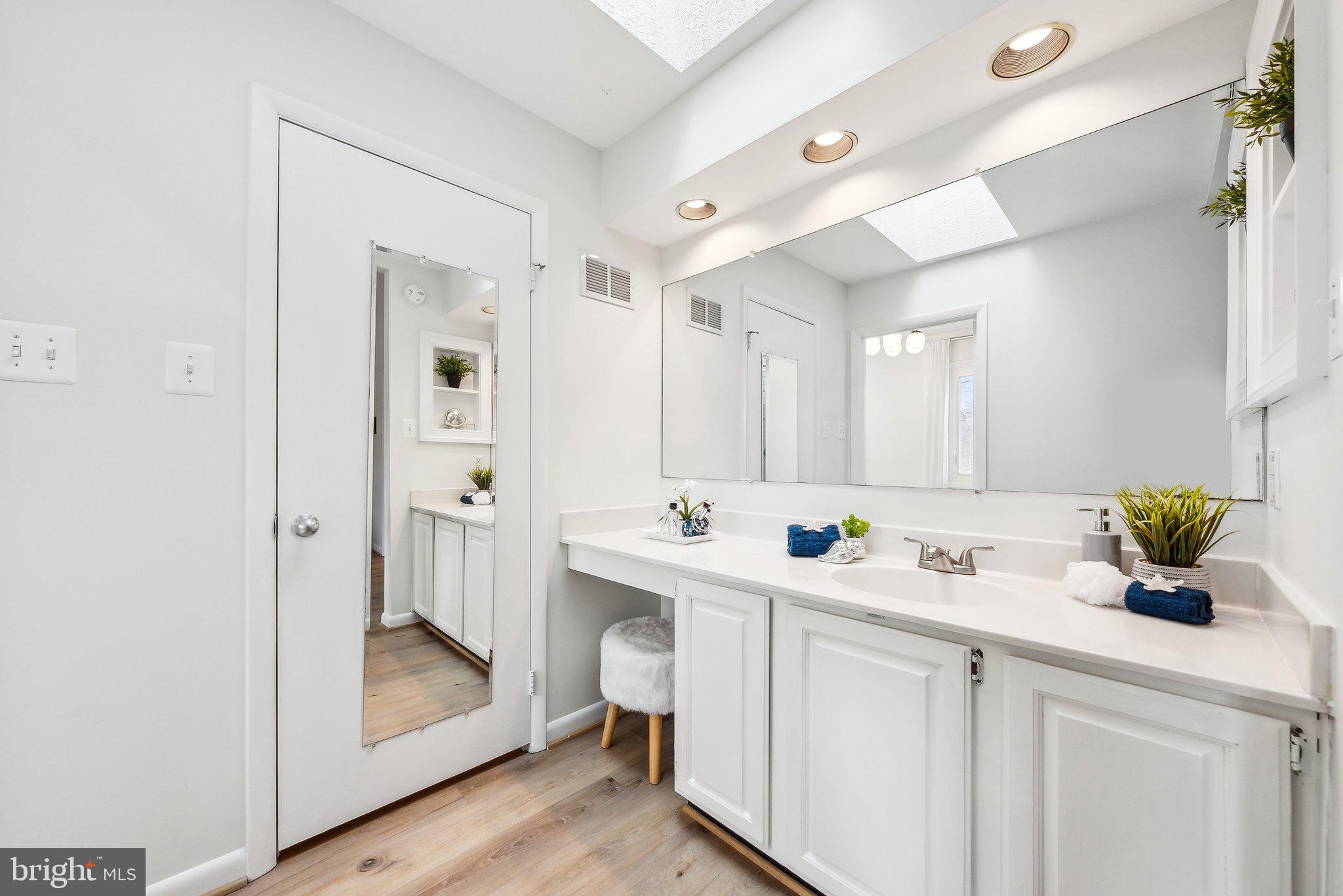 MONTCLAIR ISLAND - Residential