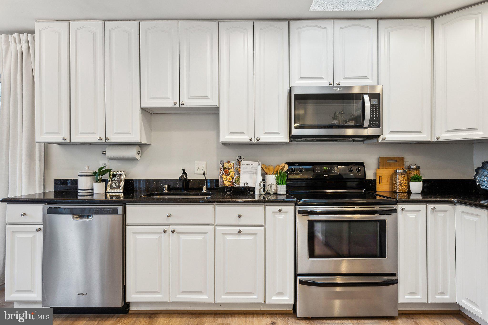 MONTCLAIR ISLAND - Residential