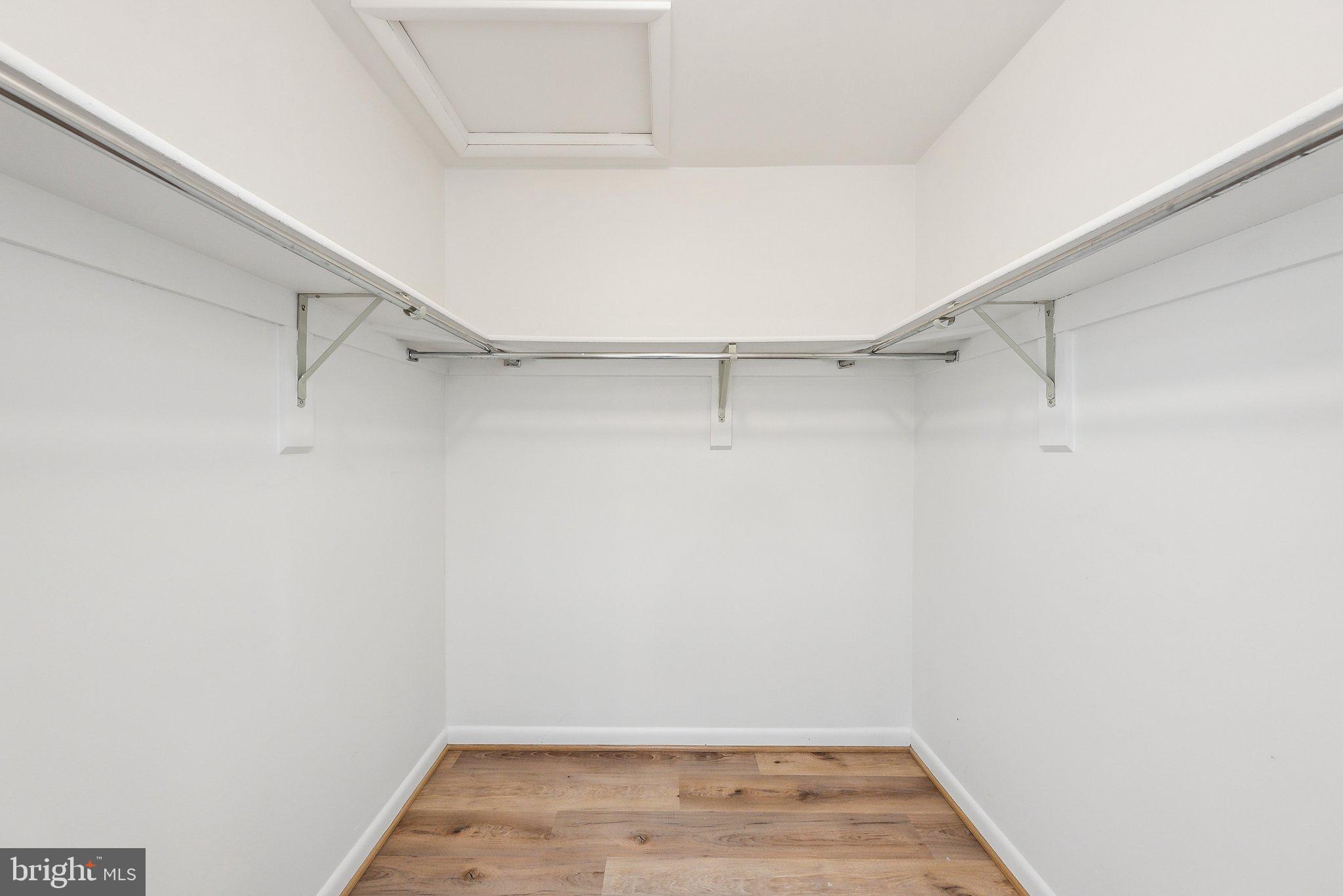 MONTCLAIR ISLAND - Residential