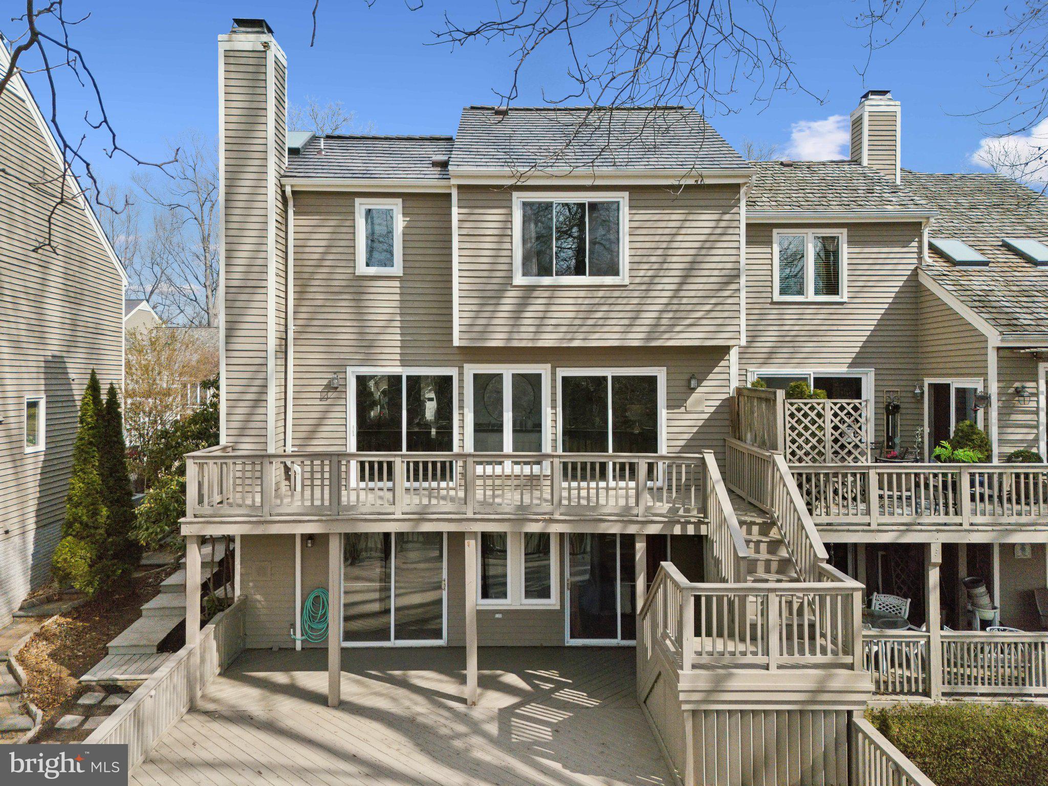 MONTCLAIR ISLAND - Residential