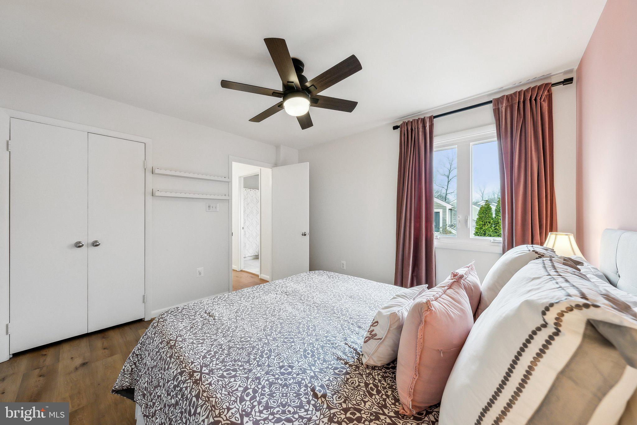 MONTCLAIR ISLAND - Residential