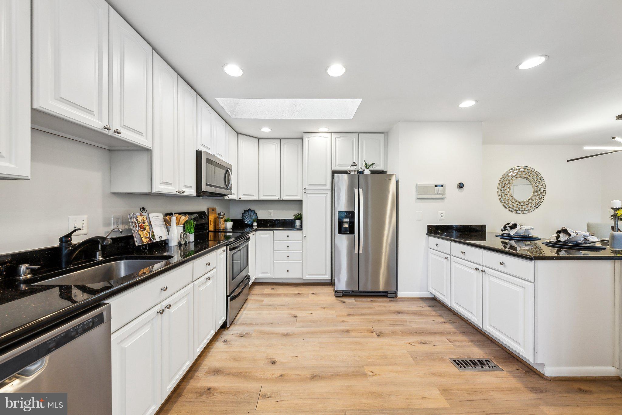 MONTCLAIR ISLAND - Residential