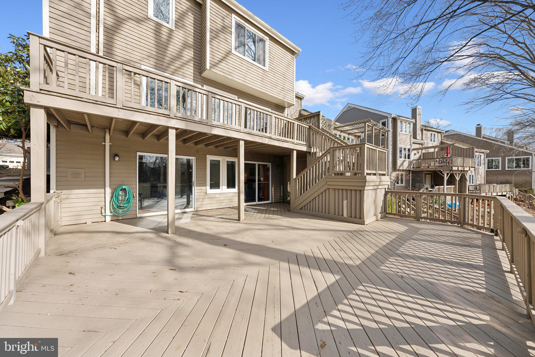 MONTCLAIR ISLAND - Residential