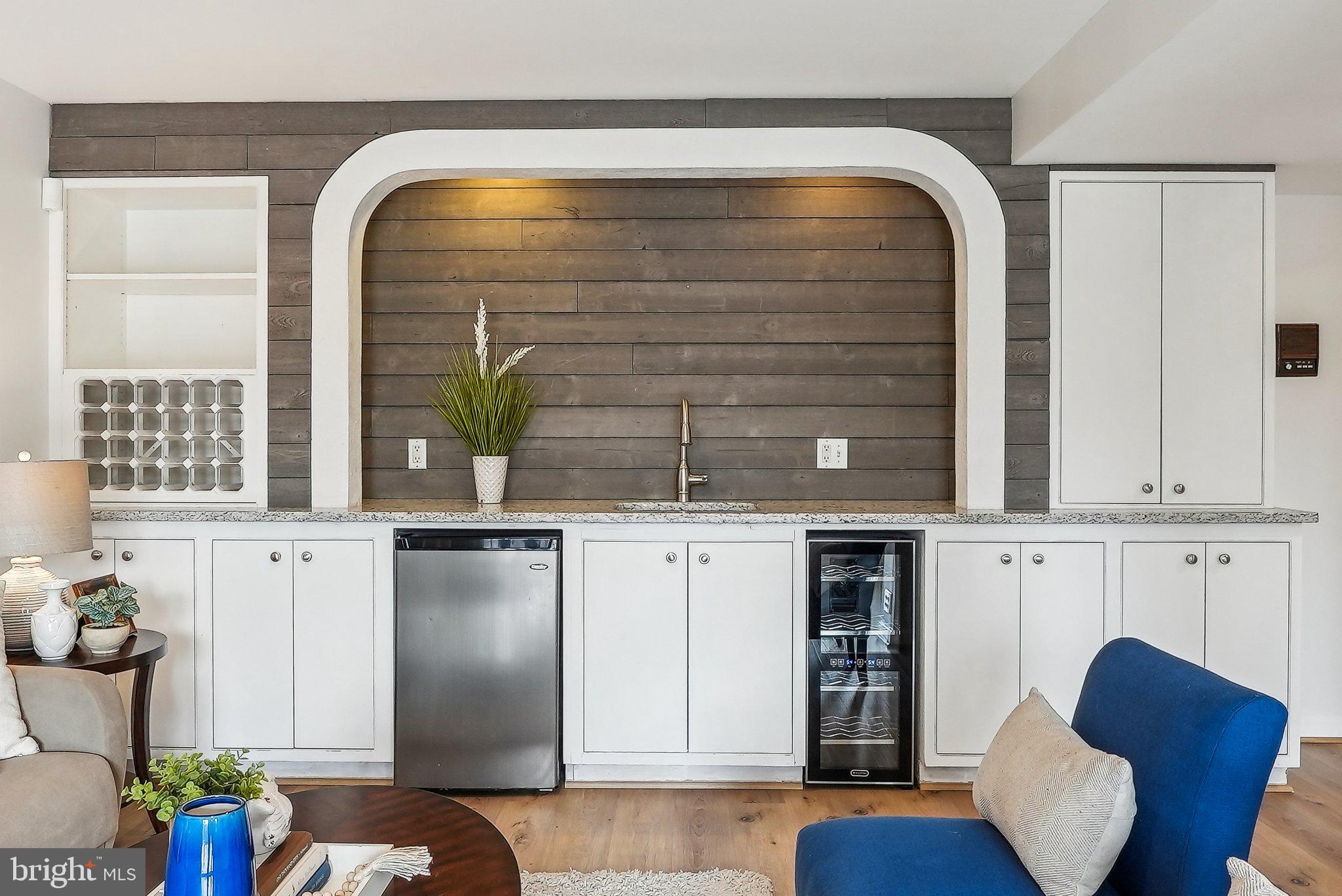 MONTCLAIR ISLAND - Residential