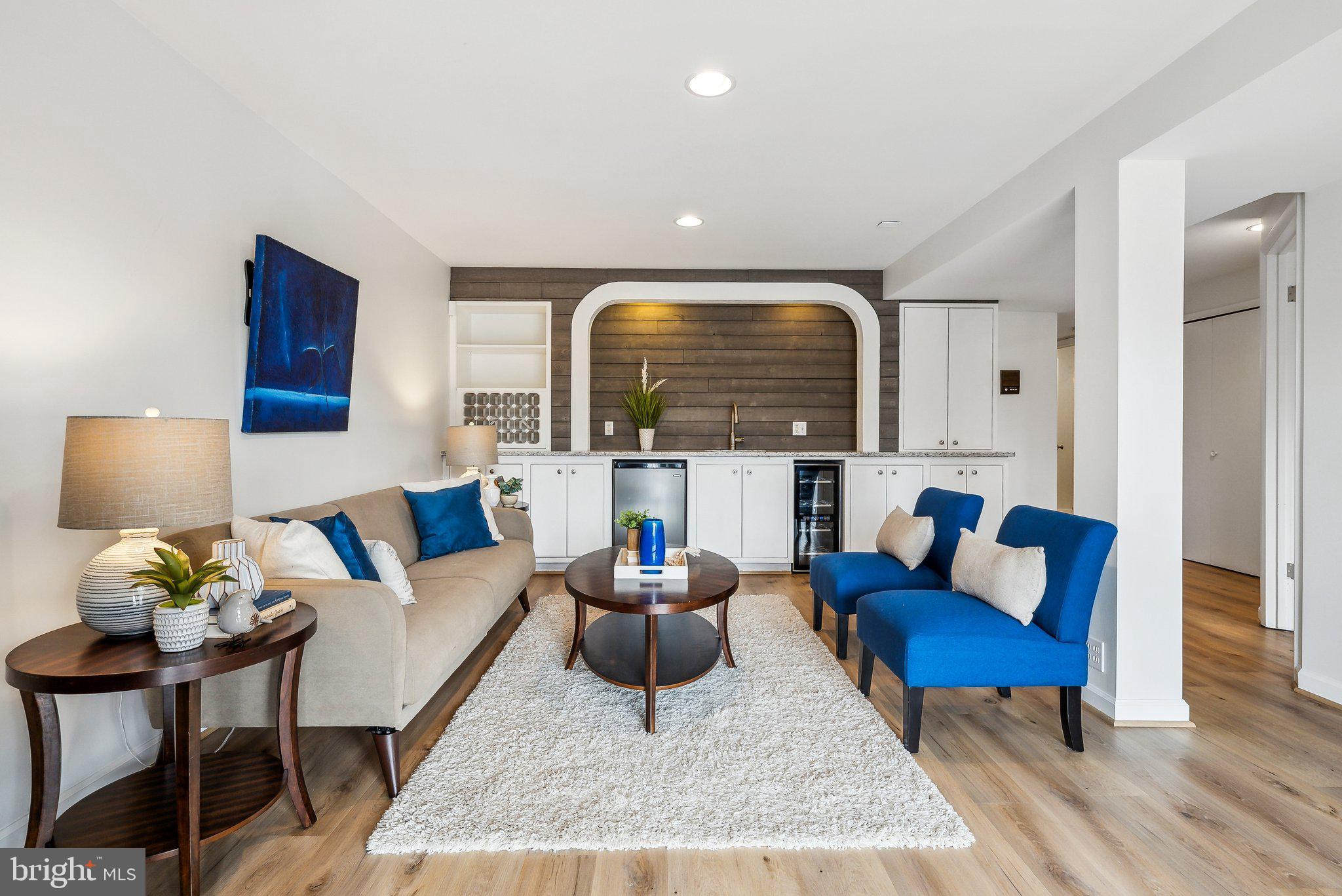 MONTCLAIR ISLAND - Residential