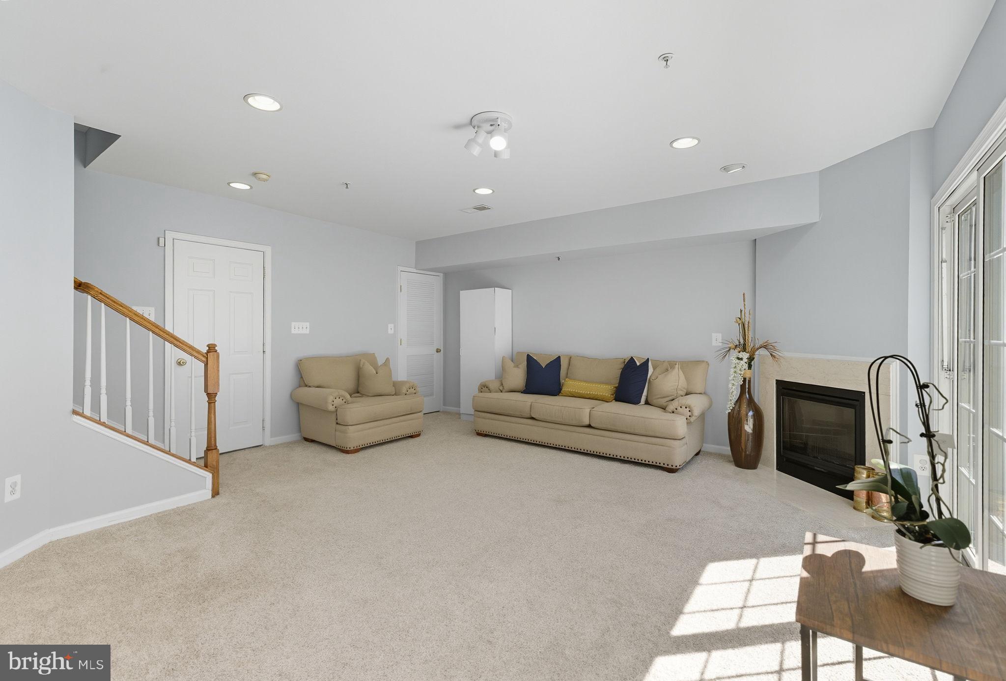 EDWARDS LANDING - Residential