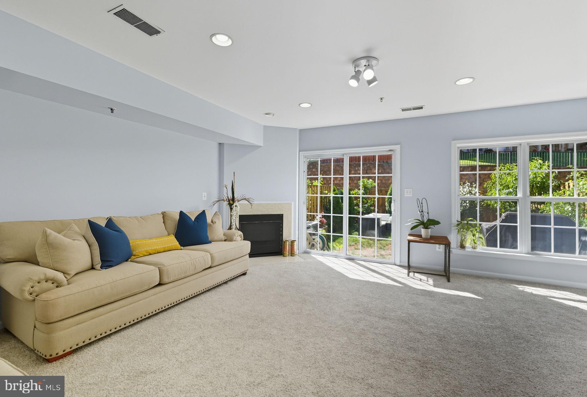 EDWARDS LANDING - Residential