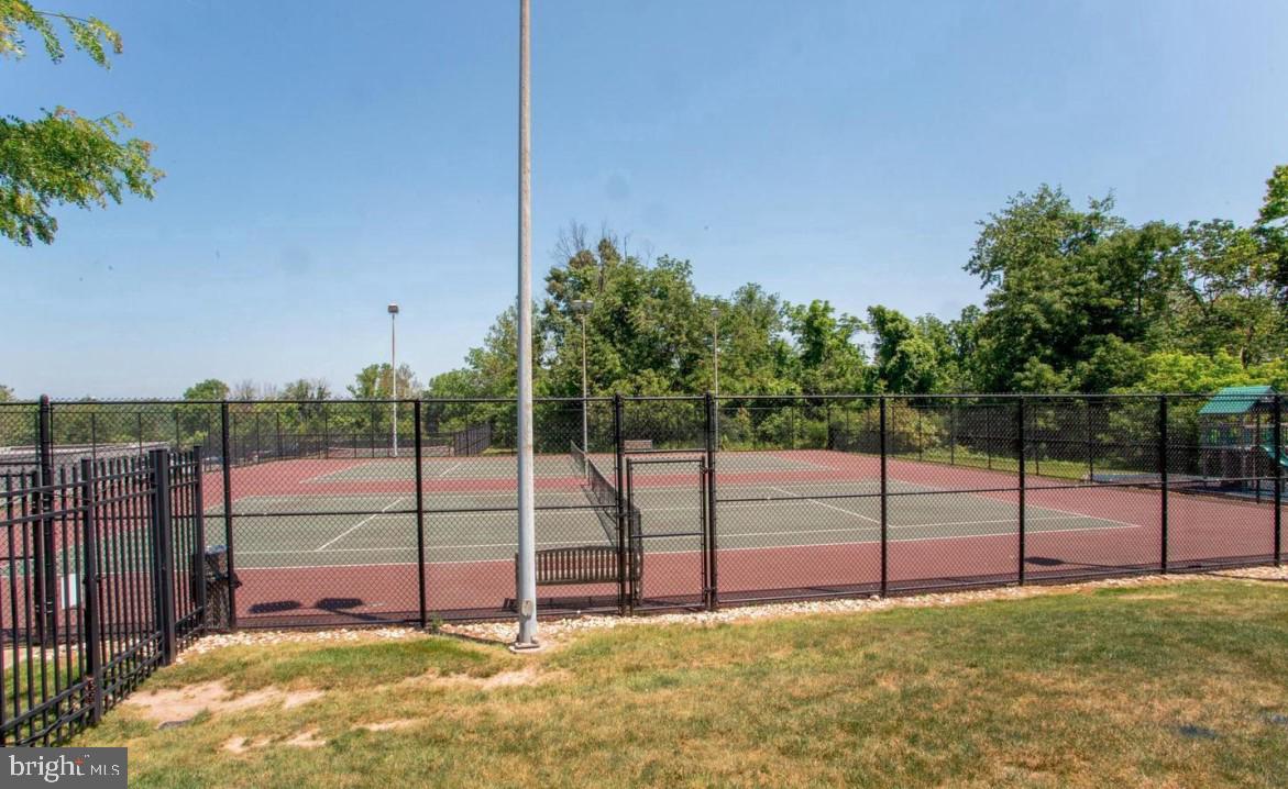 VALLEY FORGE TOWER - Residential