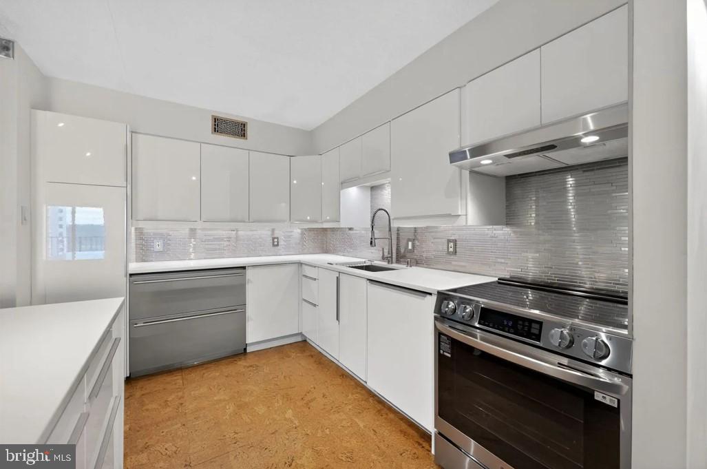 VALLEY FORGE TOWER - Residential